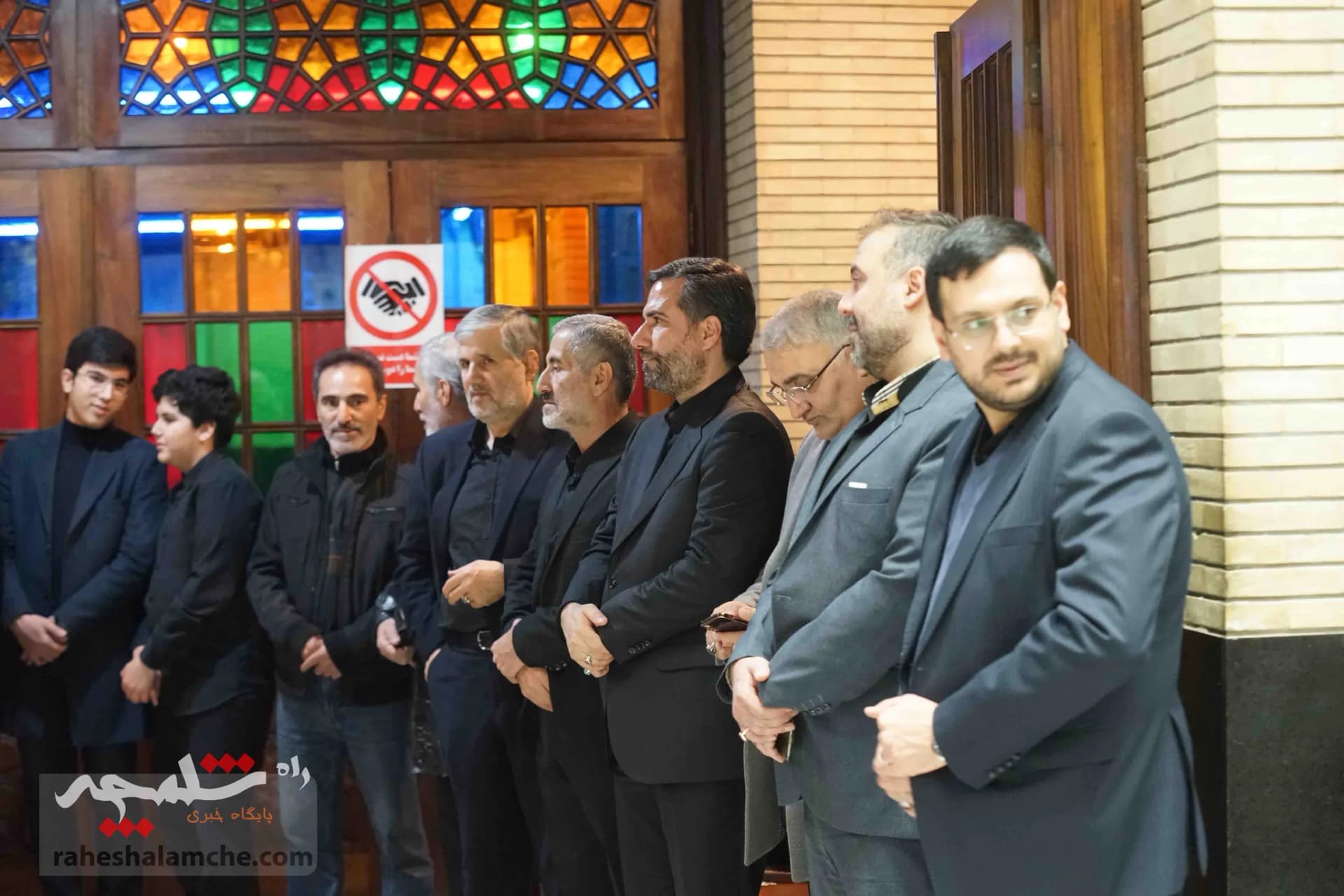 چه کسانی در مجلس ترحیم پدر مدیرعامل شرکت دخانیات کشور حضور داشتند؟ +تصاویر — تصویر 64