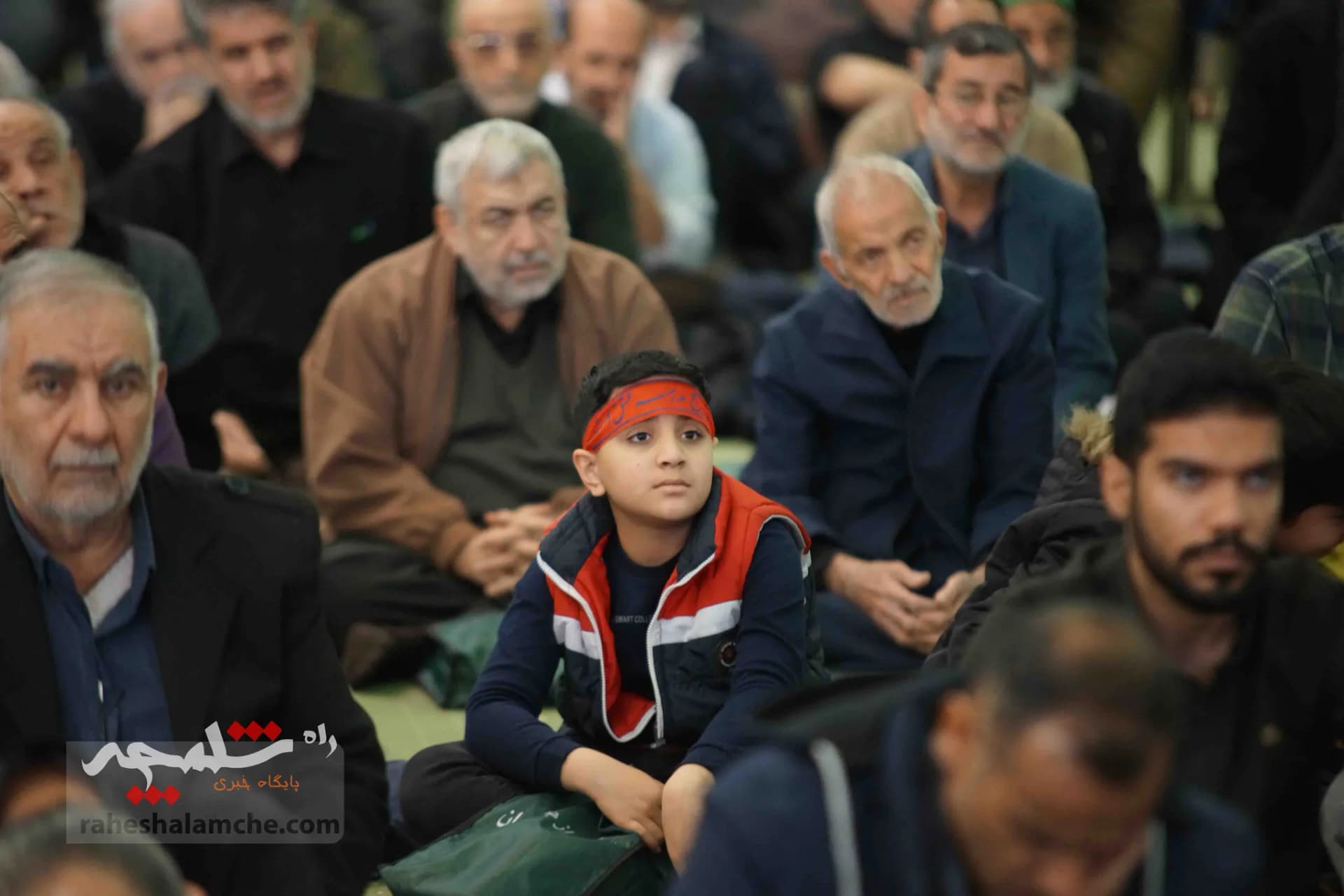 حضور پرشور دانش آموزان نمازگزار این هفته نماز جمعه تهران +تصاویر — تصویر 25