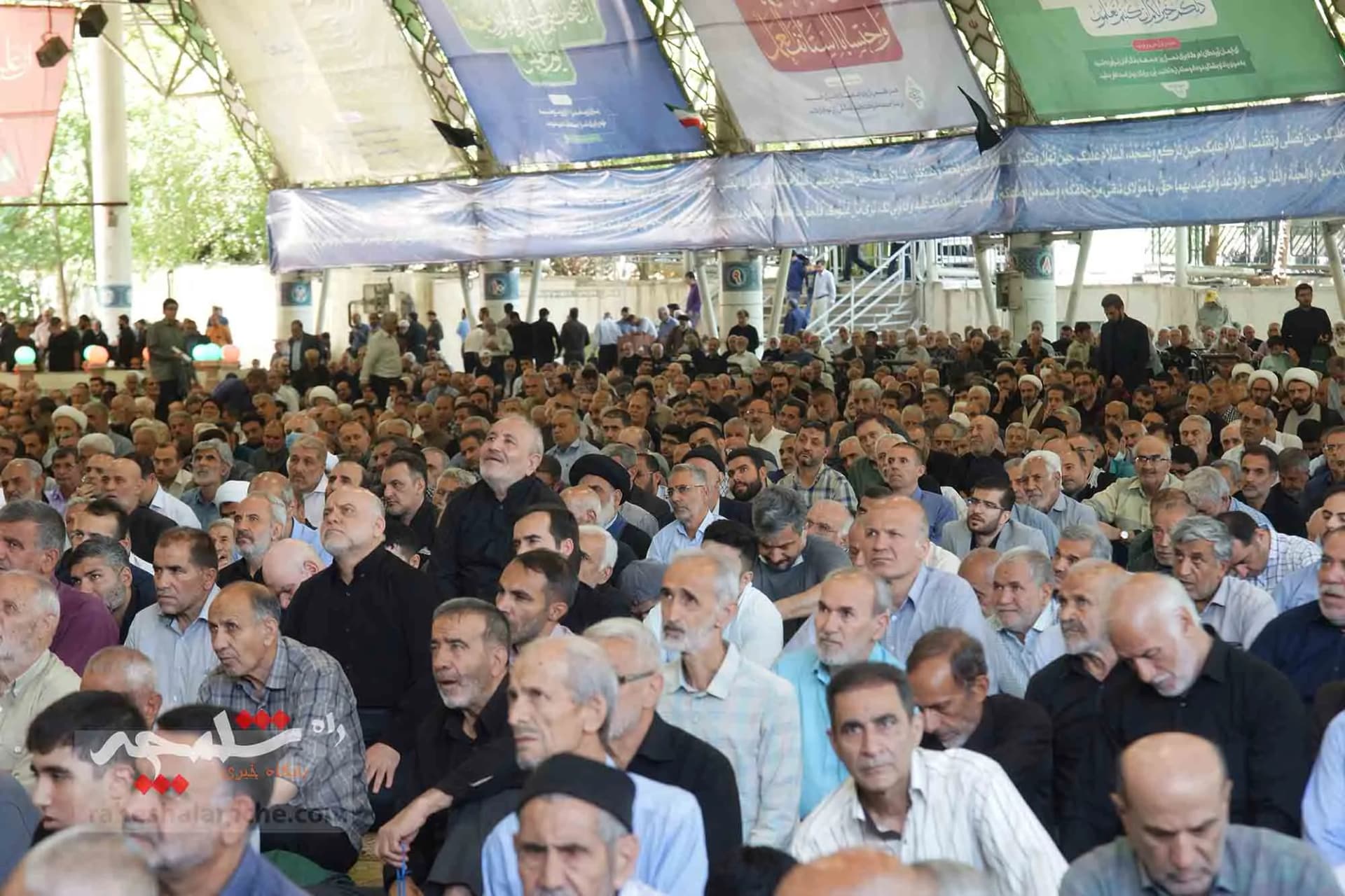 نماز جمعه این هفته تهران به امامت صدیقی برگزار شد +تصاویر — تصویر 38
