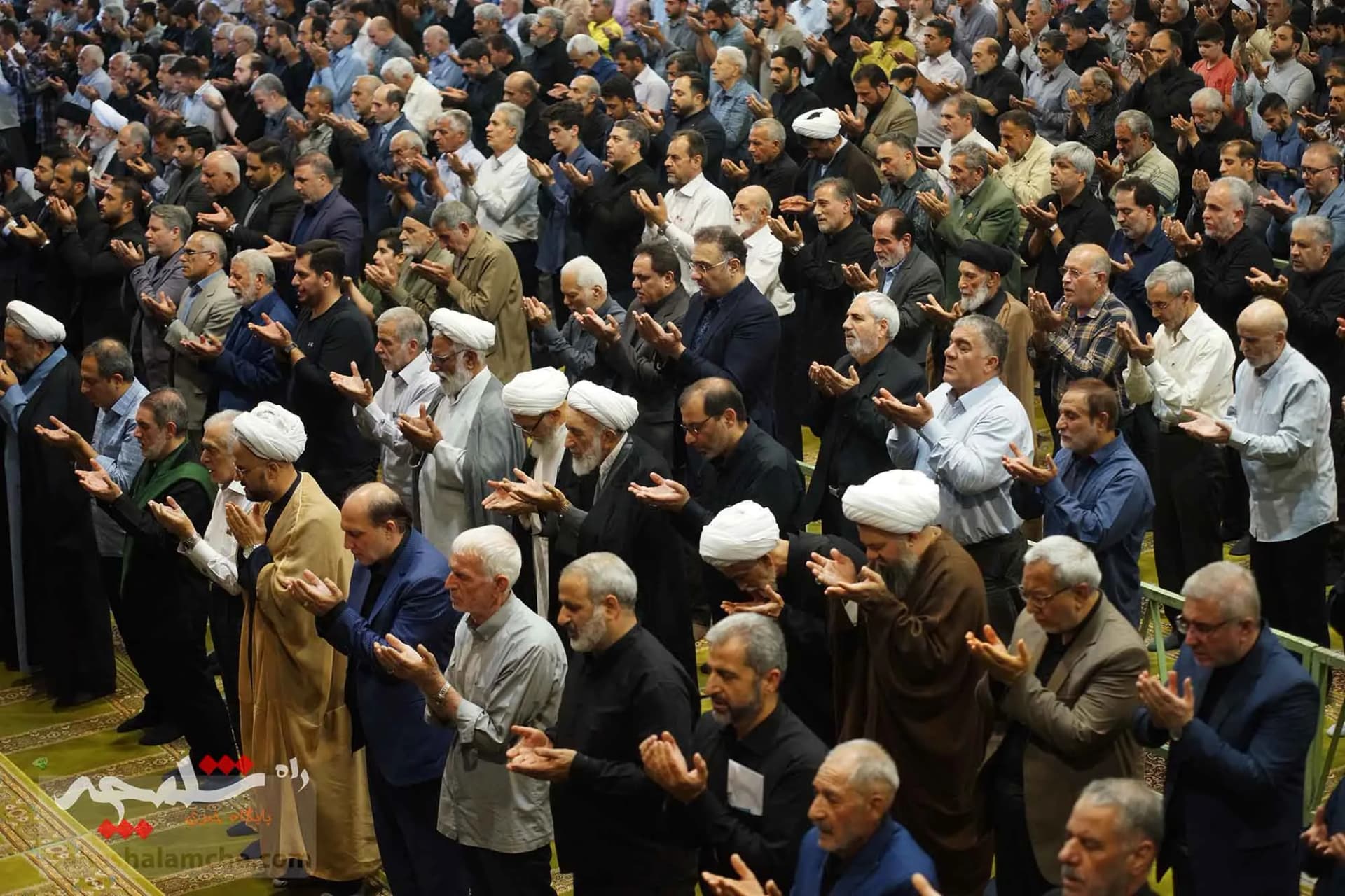 نماز جمعه این هفته تهران به امامت صدیقی برگزار شد +تصاویر — تصویر 57