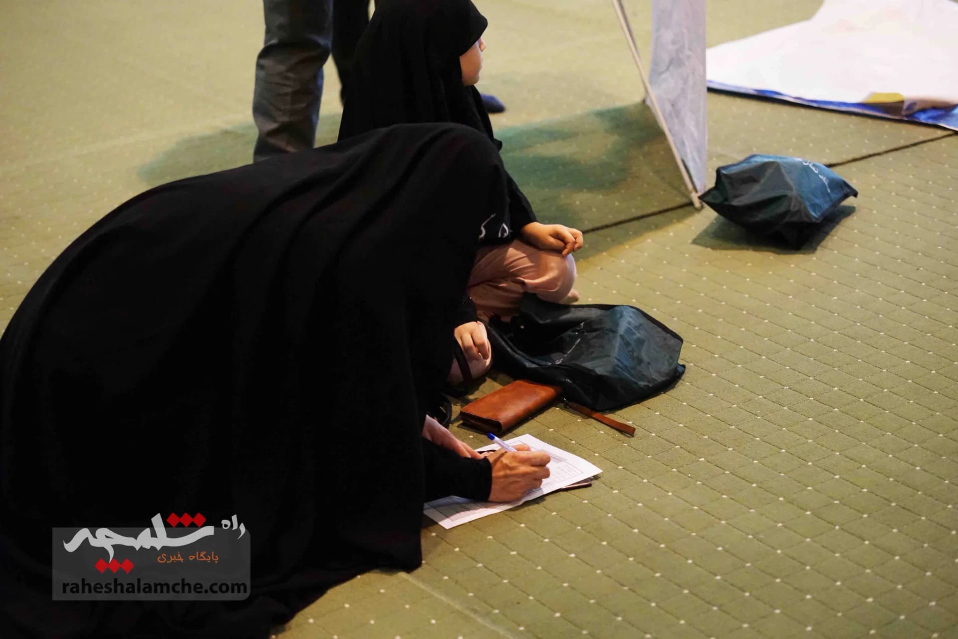 نماز جمعه این هفته تهران در مصلی امام خمینی(ره) برگزار شد +تصاویر — تصویر 16