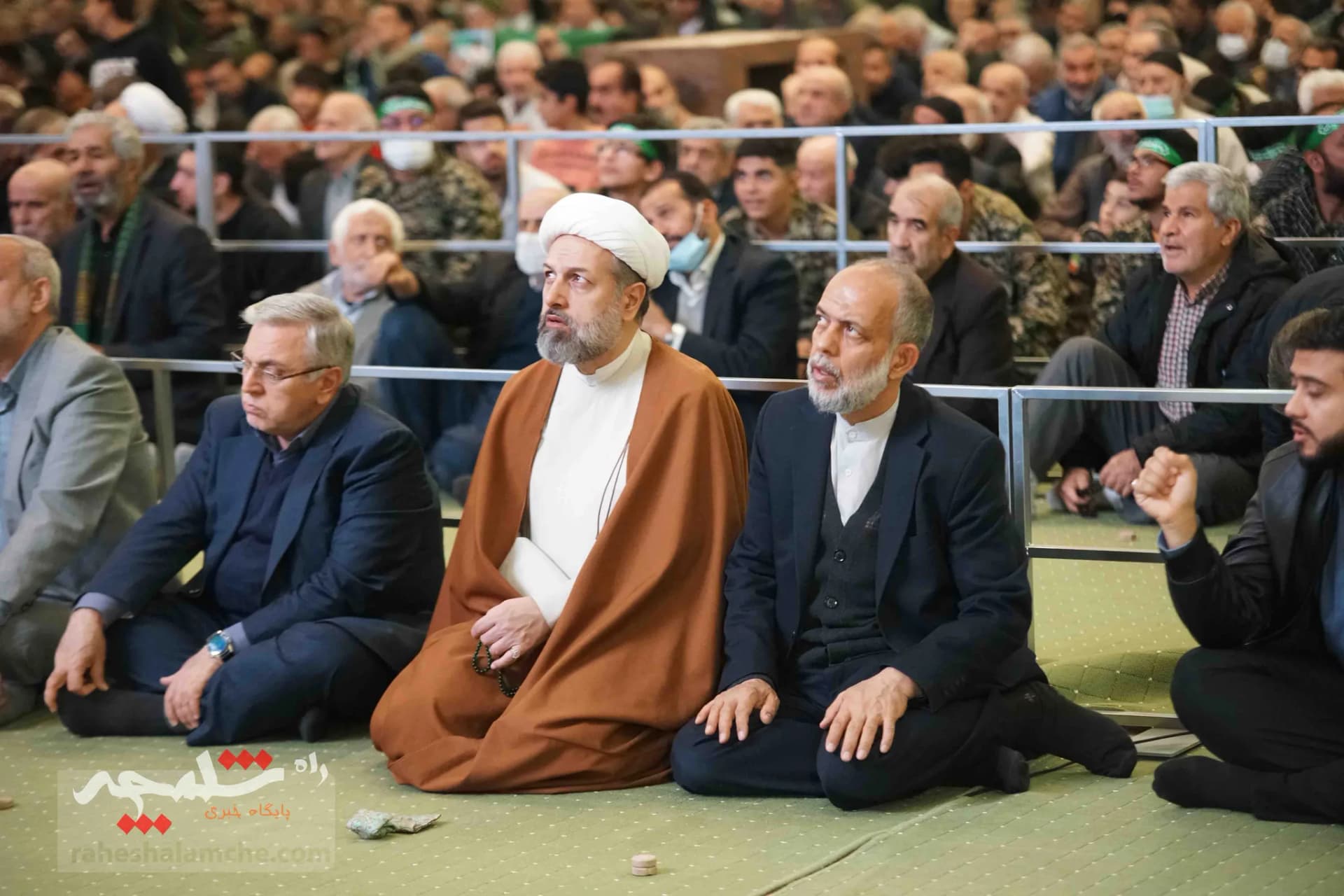 تصاویر نماز جمعه تهران در اولین روز زمستان 1402 — تصویر 36