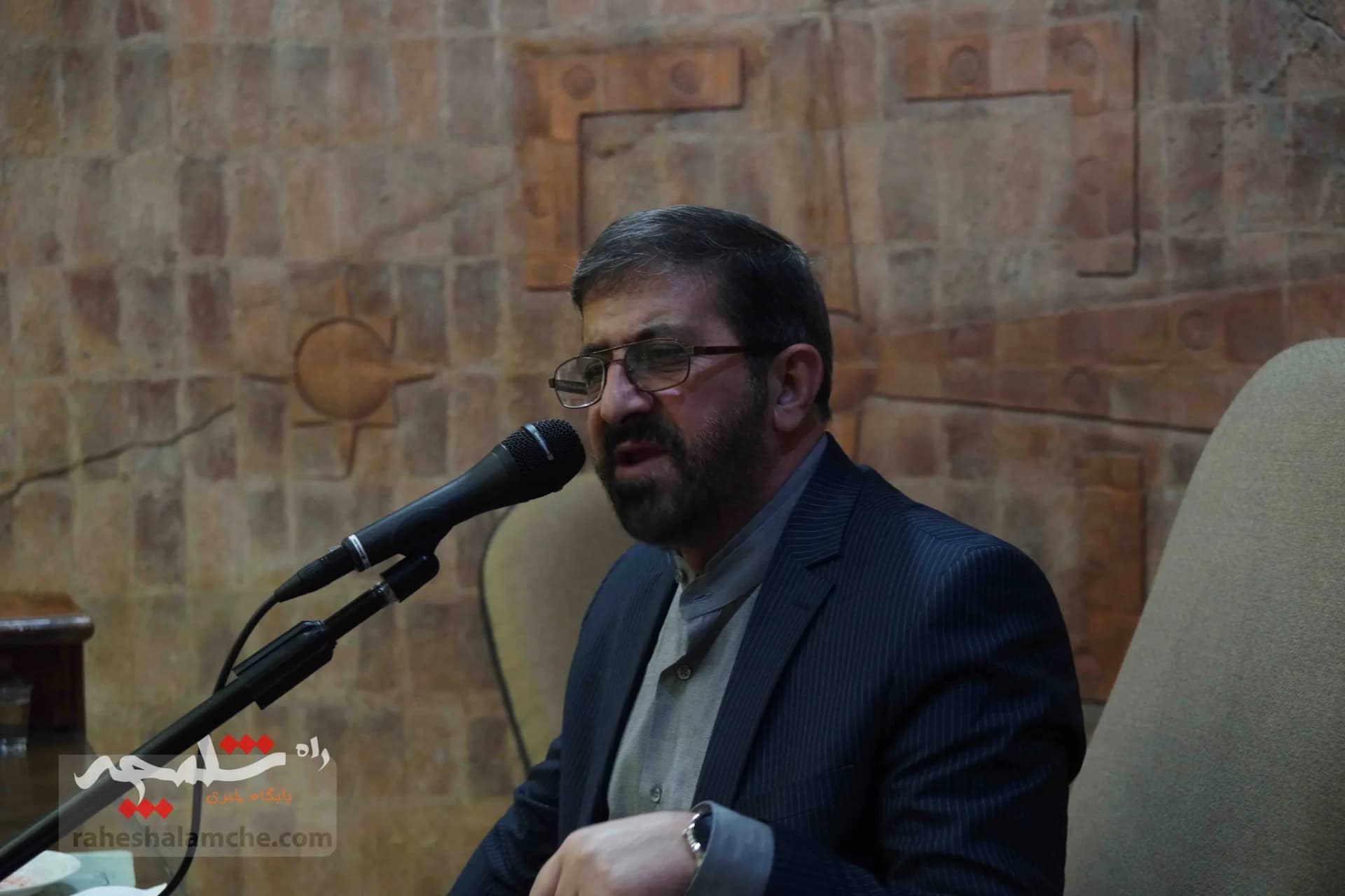 چرا احمدی‌نژاد در مراسم ختم مرحوم پرویز داودی حضور نداشت؟ +تصاویر — تصویر 54