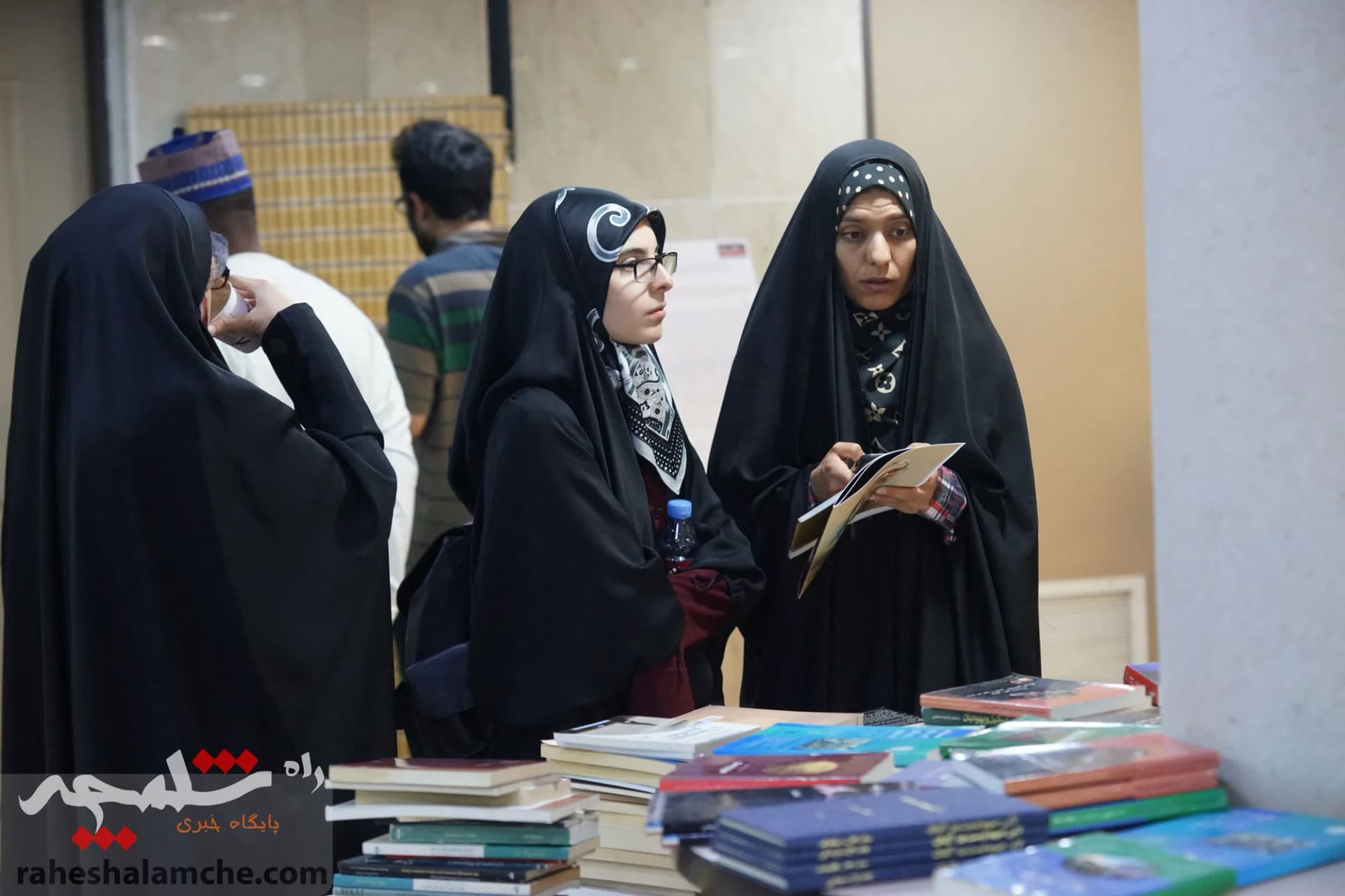 گزارش تصویری همایش «آقای نادر» با حضور معاون پارلمانی رئیسجمهور — تصویر 17