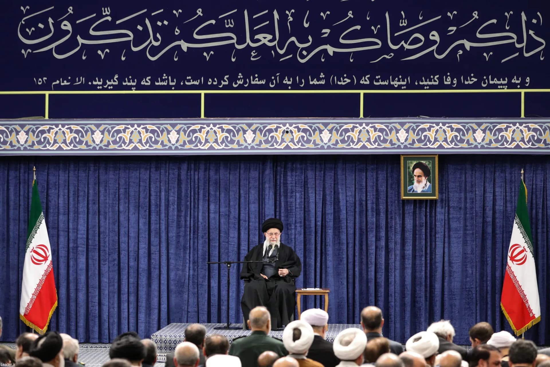 دیدار رمضانی کارگزارن نظام با رهبر انقلاب +تصاویر — تصویر 13