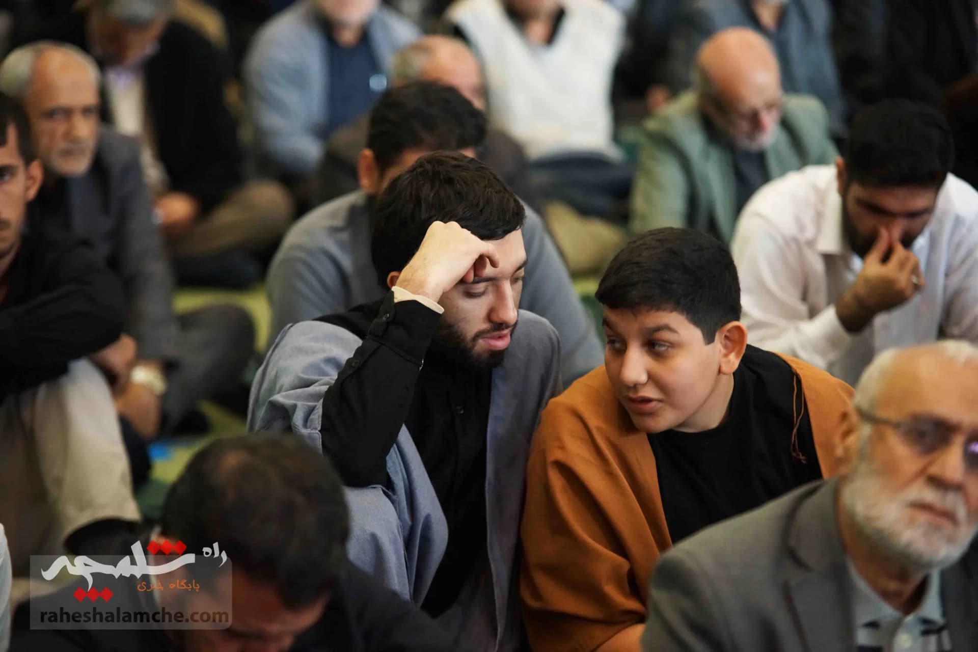 حضور پرشور دانش آموزان نمازگزار این هفته نماز جمعه تهران +تصاویر — تصویر 28
