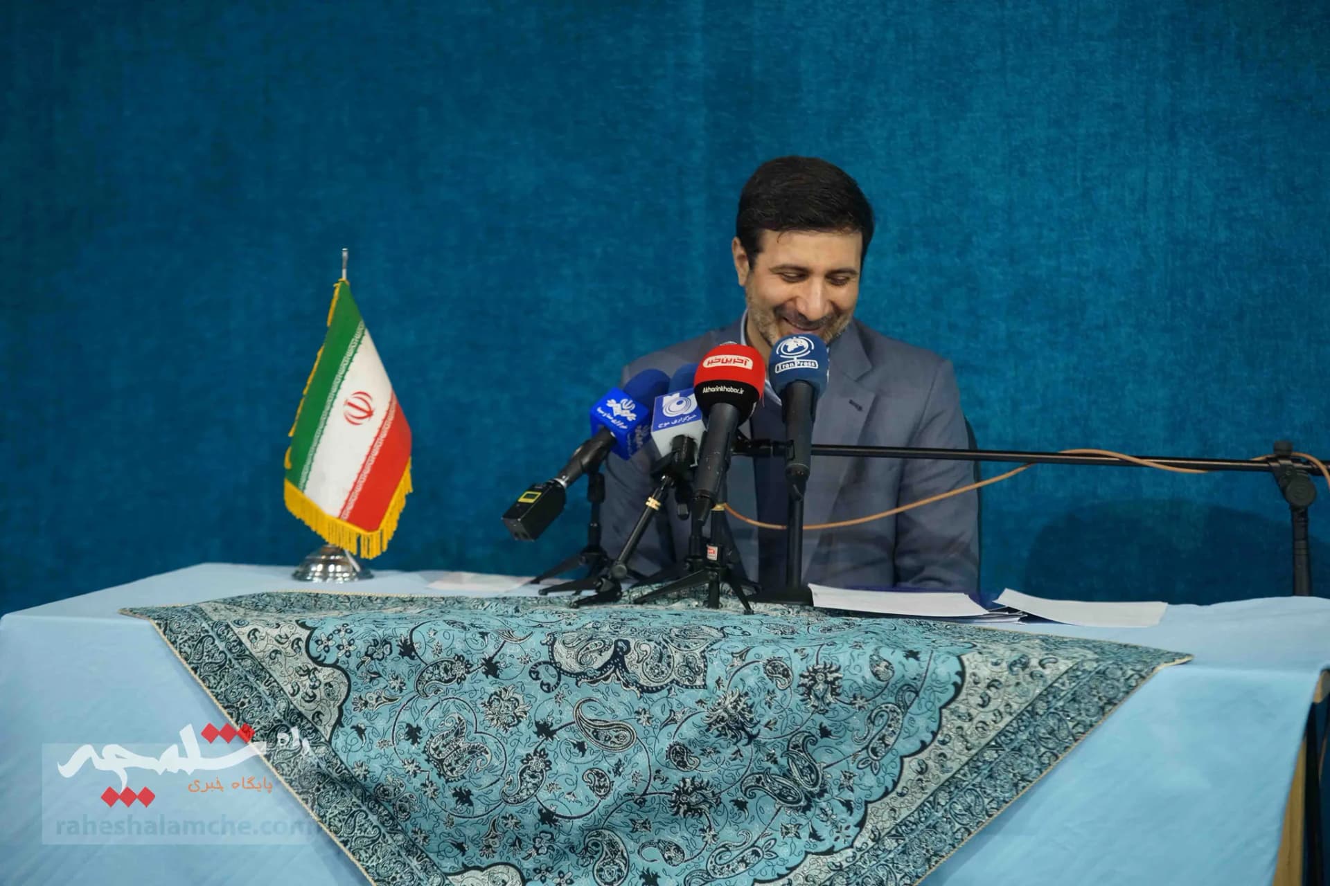 نشست صمیمی طحان‌نظیف با دانشجویان دانشگاه صنعتی شریف +تصاویر — تصویر 2