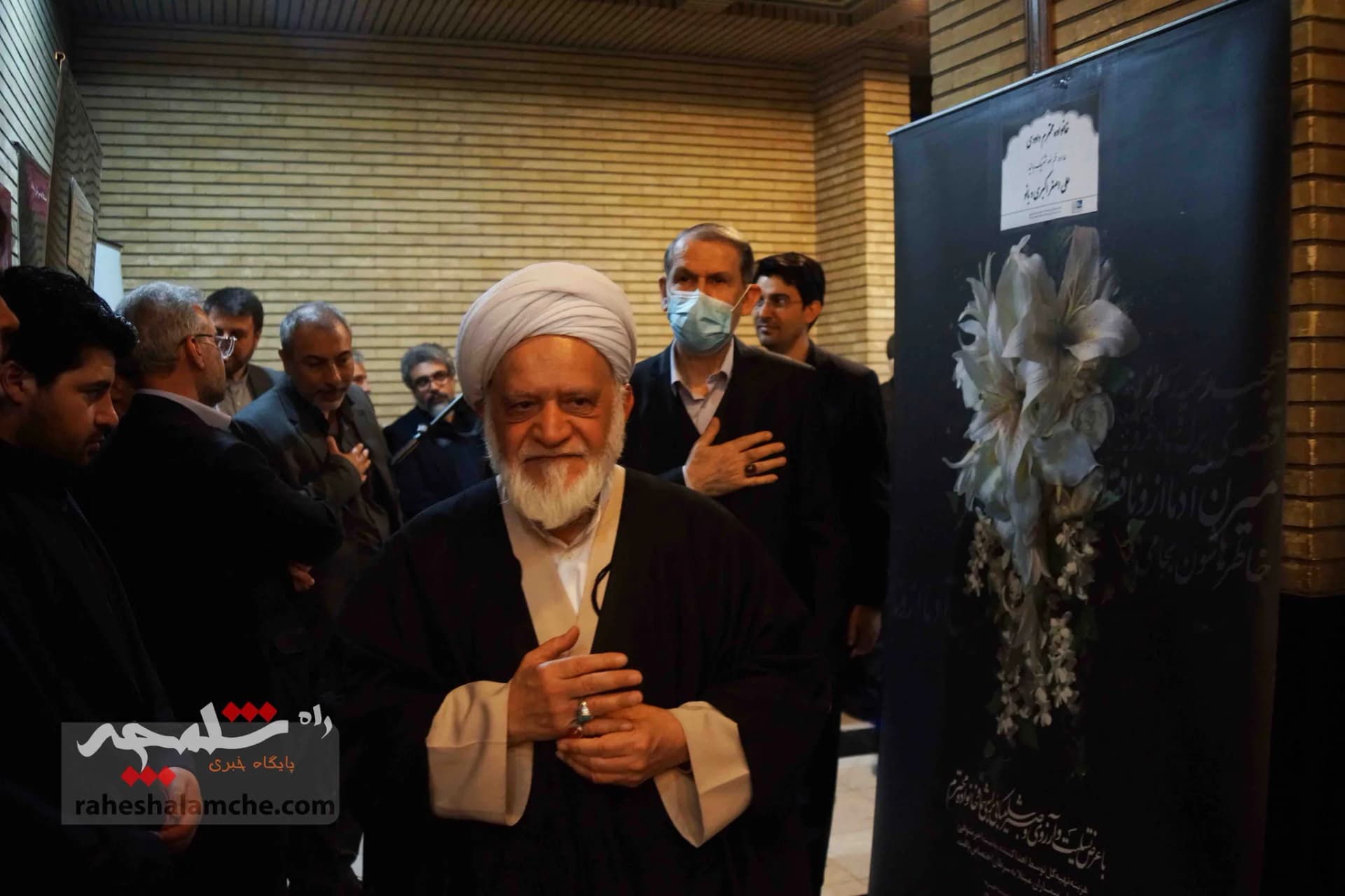 چرا احمدی‌نژاد در مراسم ختم مرحوم پرویز داودی حضور نداشت؟ +تصاویر — تصویر 73
