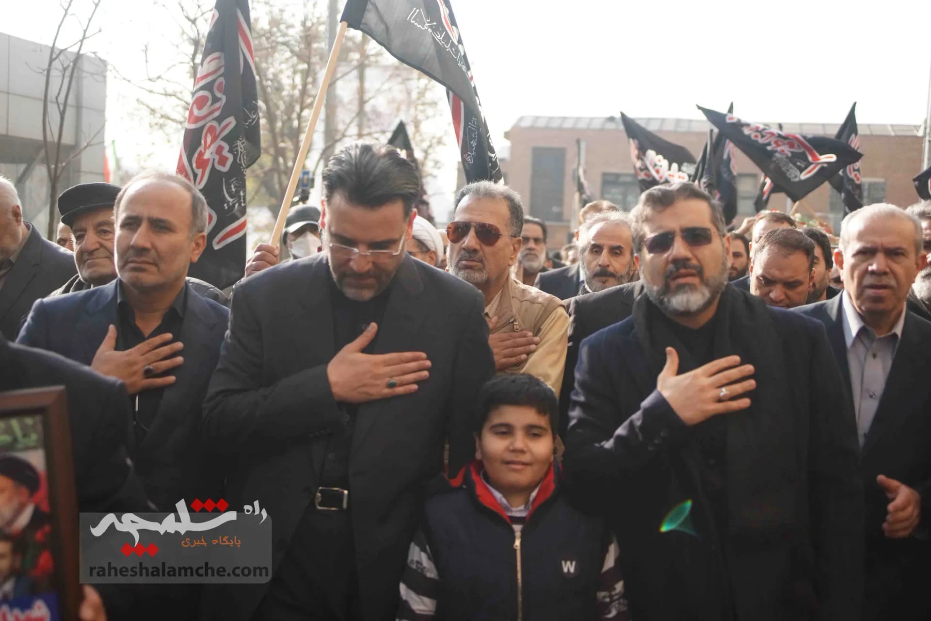 گزارش تصویری تشییع و خاکسپاری شهید گمنام در وزارت فرهنگ و ارشاد اسلامی — تصویر 14
