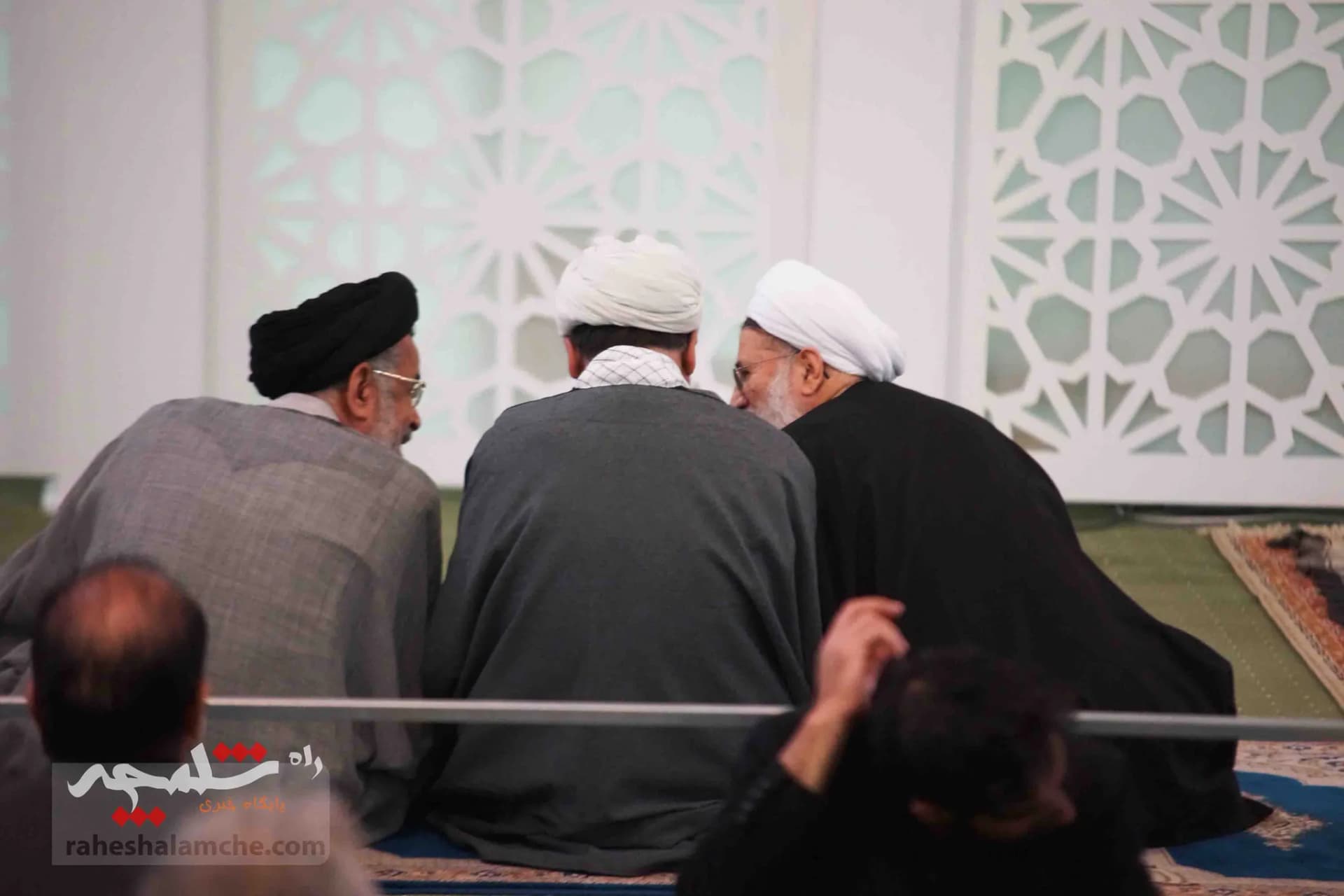 حضور پرشور دانش آموزان نمازگزار این هفته نماز جمعه تهران +تصاویر — تصویر 17