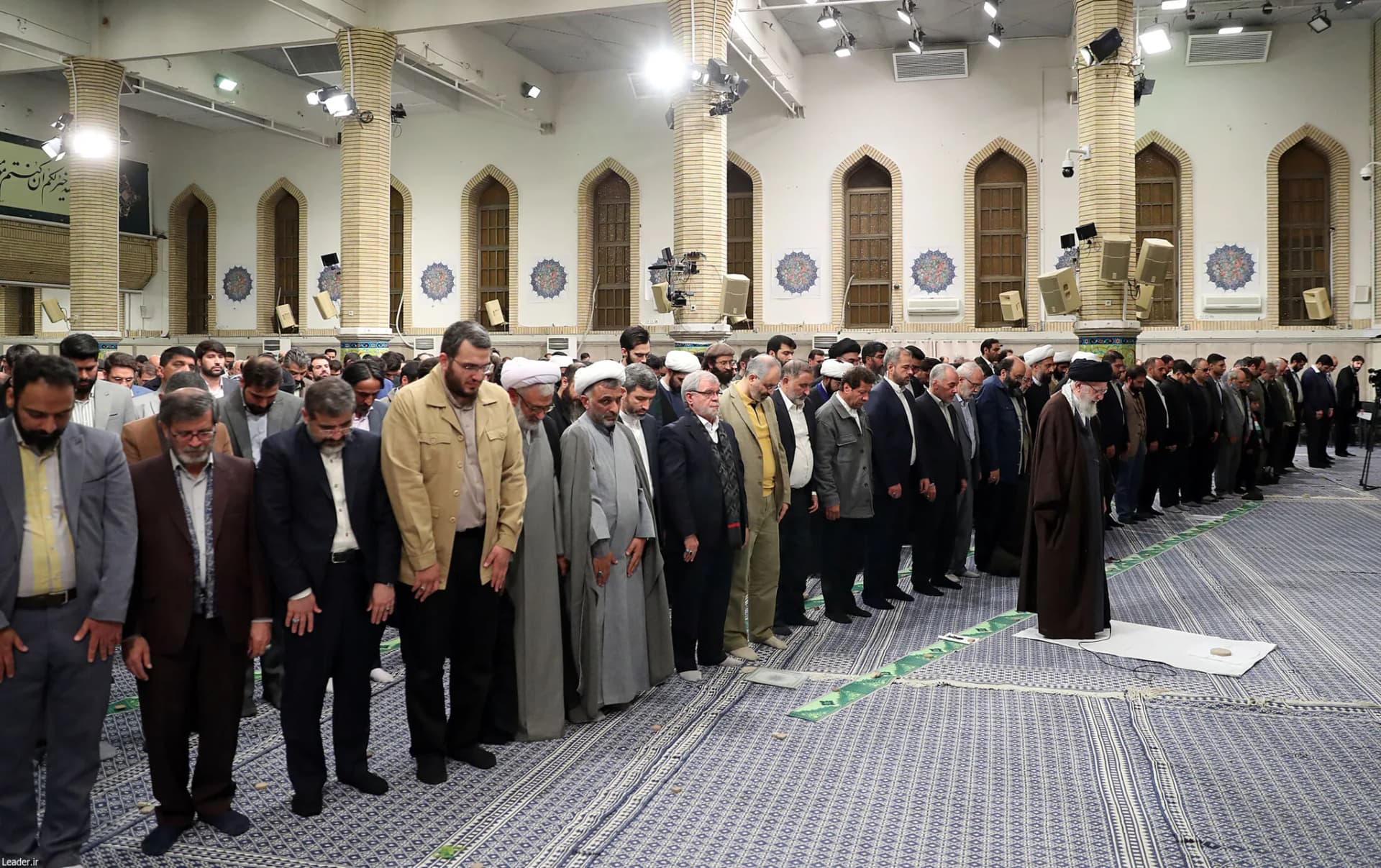 دیدار شاعران با رهبر انقلاب +تصاویر — تصویر 12