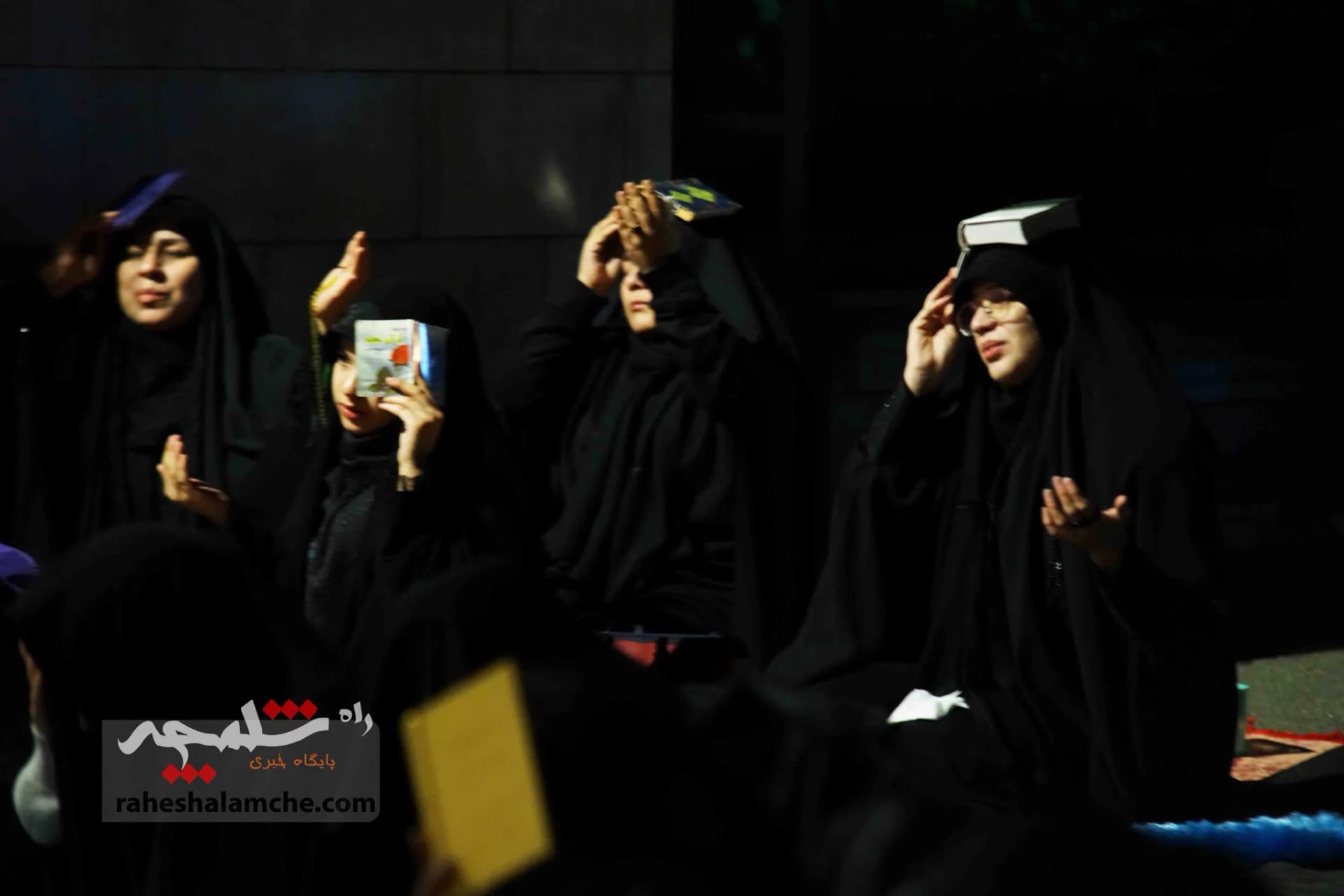 احیای شب بیست و سوم ماه رمضان در دانشگاه تهران +تصاویر — تصویر 29