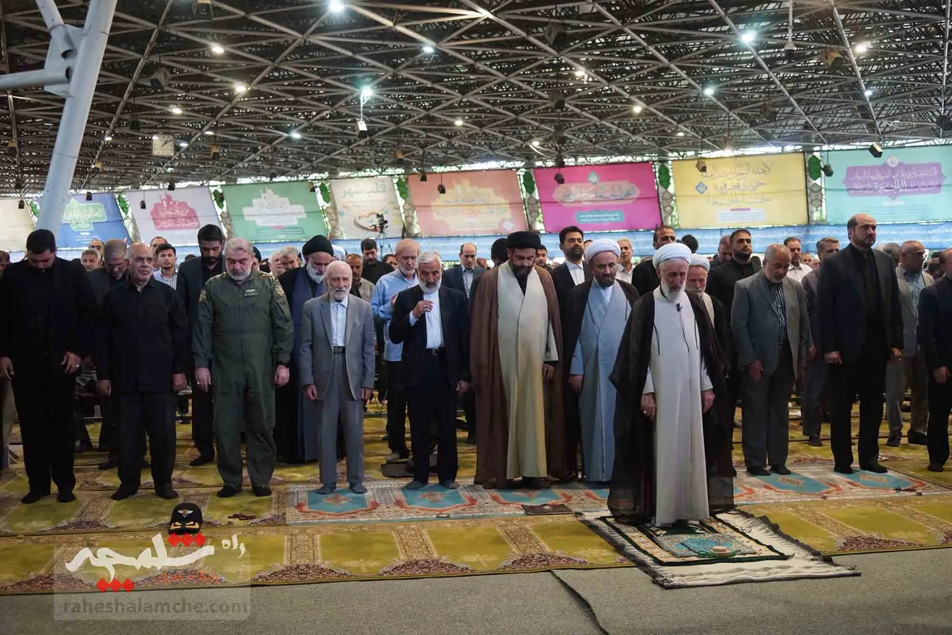 نماز جمعه این هفته تهران به امامت صدیقی برگزار شد +تصاویر — تصویر 47