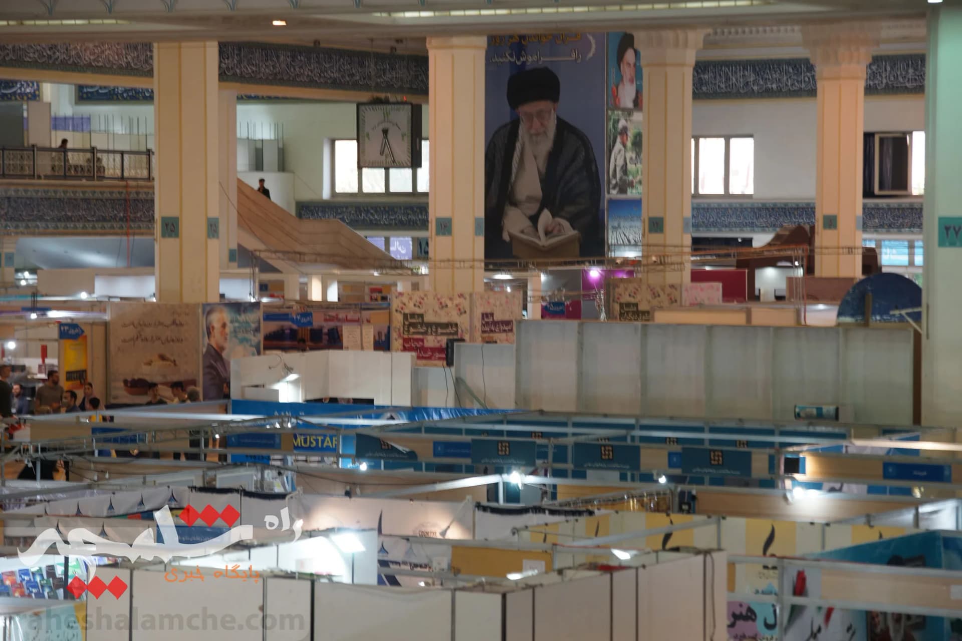 دومین روز نمایشگاه بین‌المللی کتاب برگزار شد +تصاویر — تصویر 10