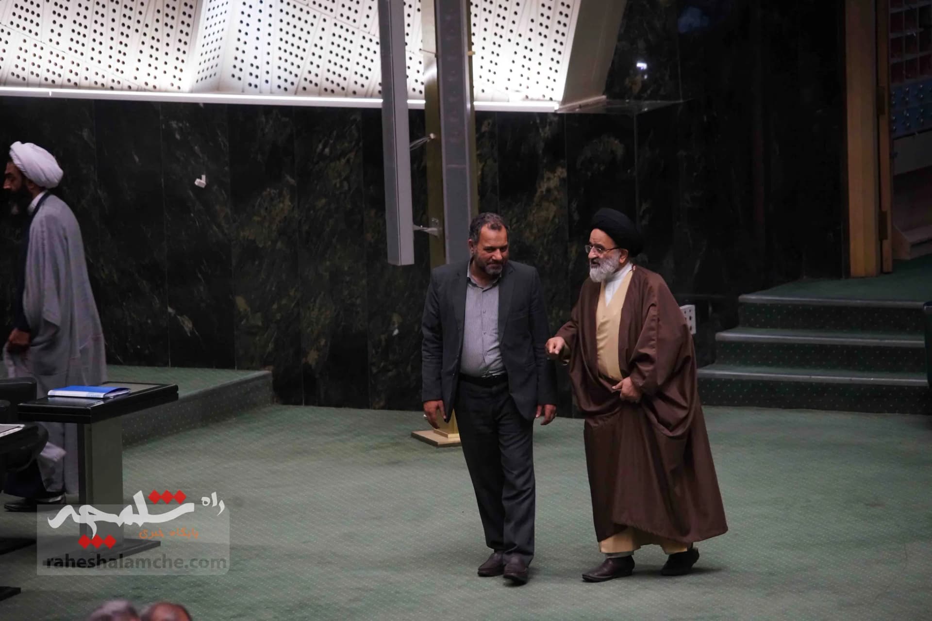 صحن علنی امروز مجلس پس از پاسخ موشکی ایران به اسرائیل +تصاویر — تصویر 26