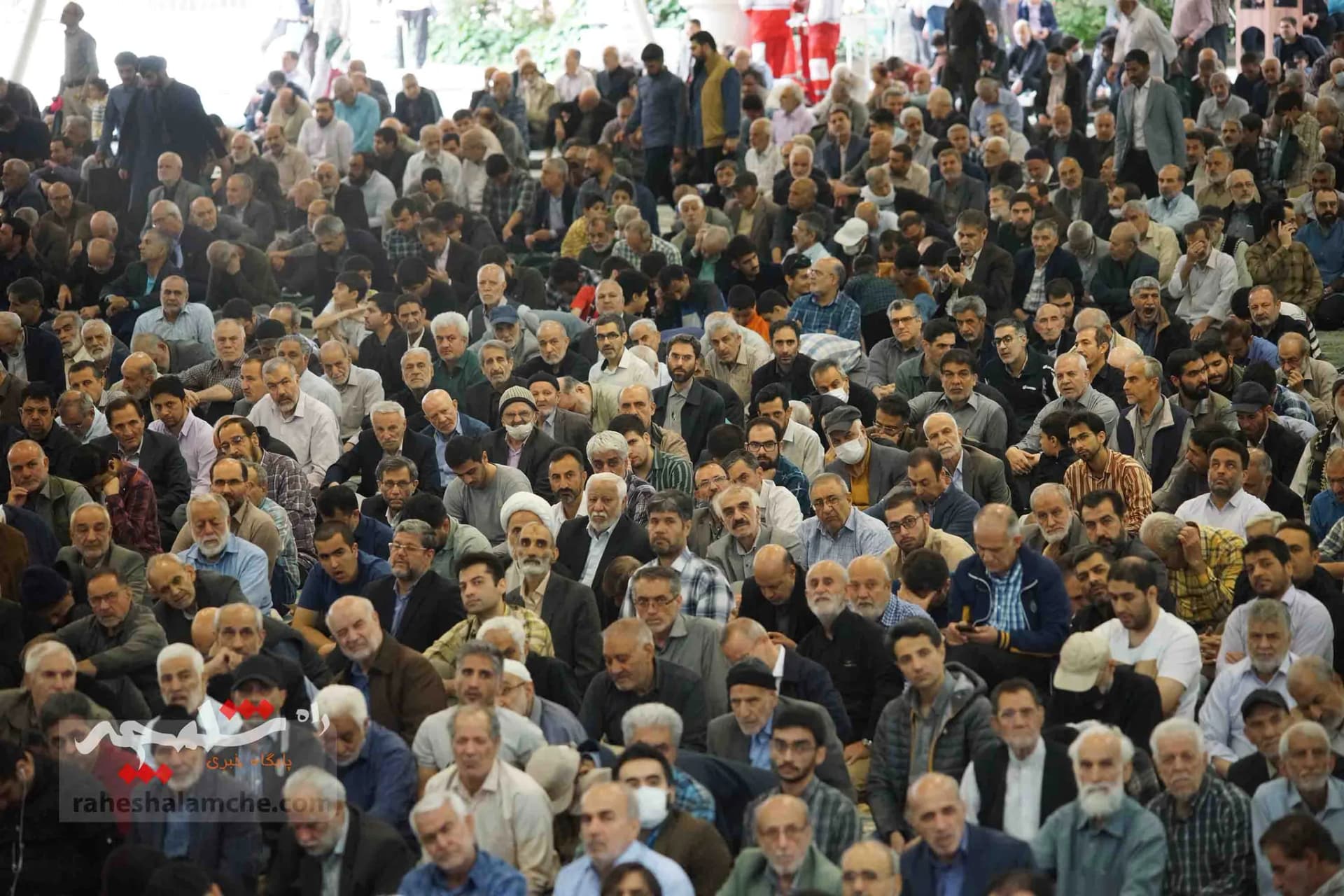 نماز جمعه این هفته تهران به امامت ابوترابی‌فرد برگزار شد +تصاویر — تصویر 39