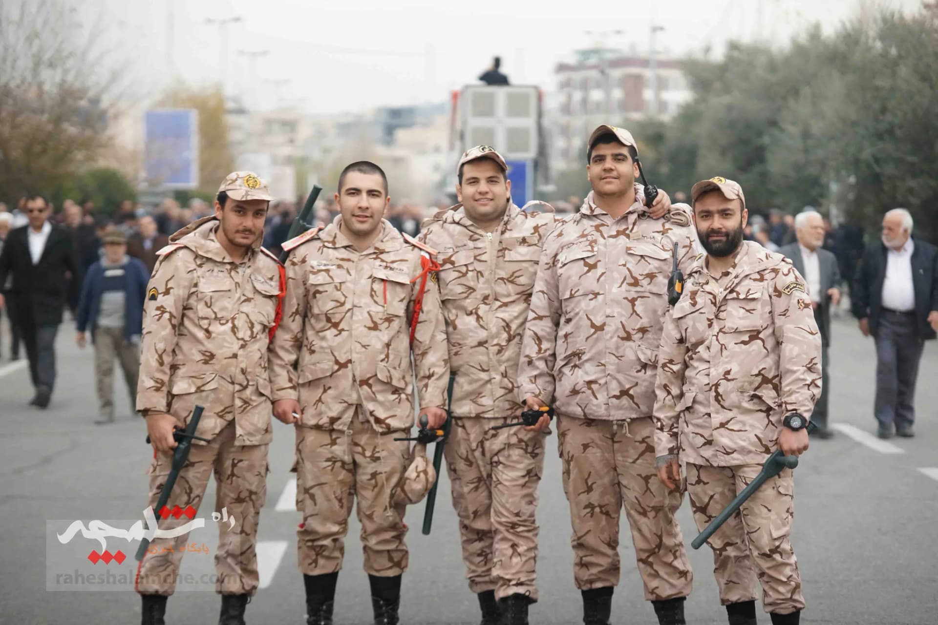 تصاویر نماز جمعه تهران در اولین روز زمستان 1402 — تصویر 63