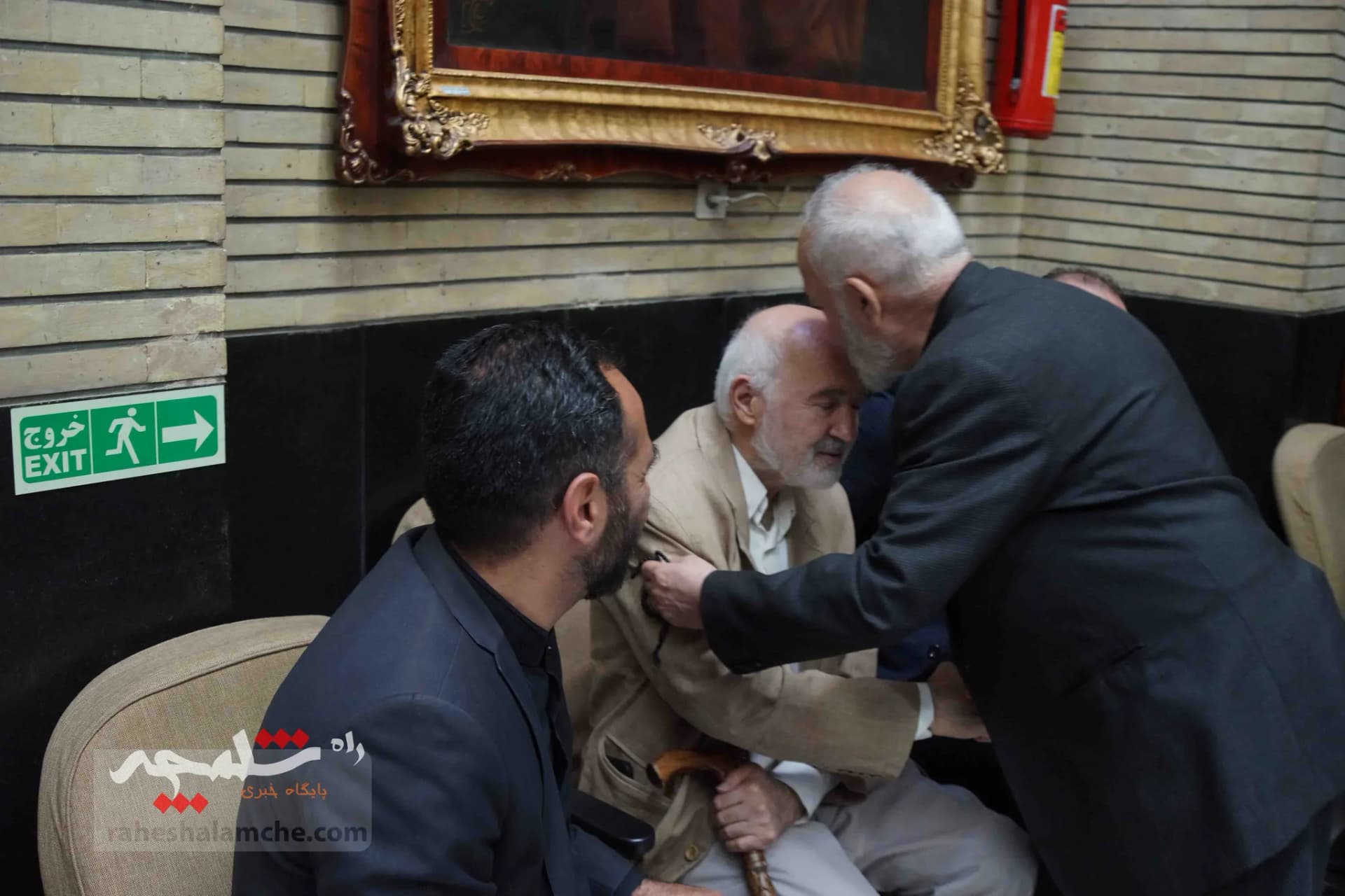 چرا احمدی‌نژاد در مراسم ختم مرحوم پرویز داودی حضور نداشت؟ +تصاویر — تصویر 69