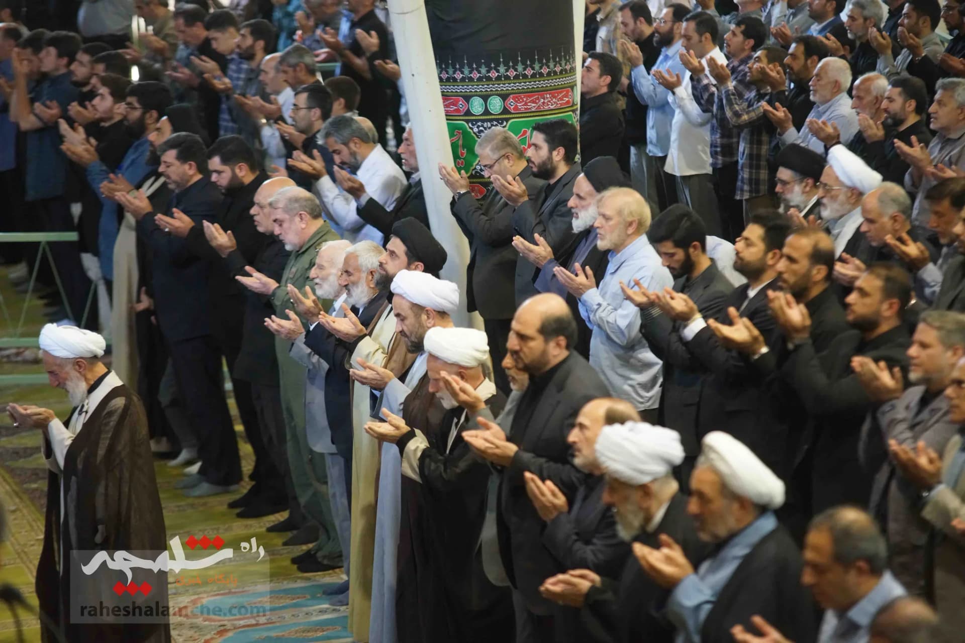 نماز جمعه این هفته تهران به امامت صدیقی برگزار شد +تصاویر — تصویر 61