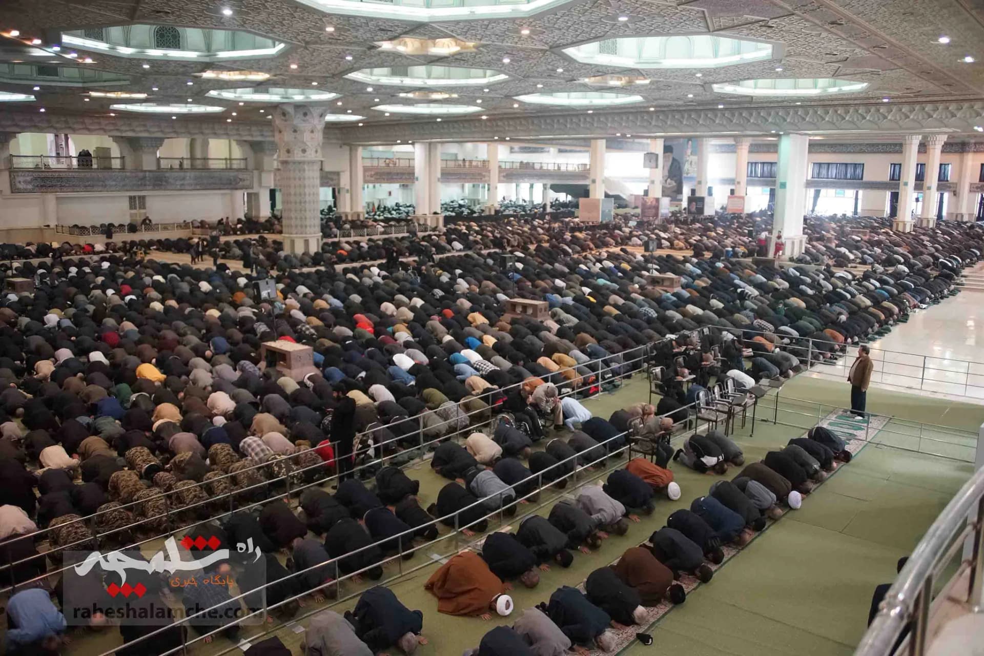 تصاویر نماز جمعه تهران در اولین روز زمستان 1402 — تصویر 40
