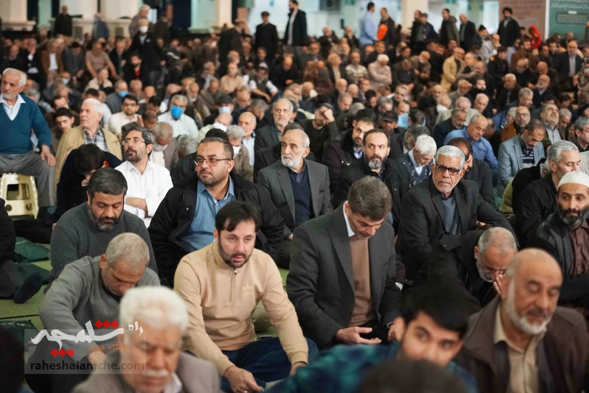 تصاویر نماز جمعه تهران در اولین روز زمستان 1402 — تصویر 34