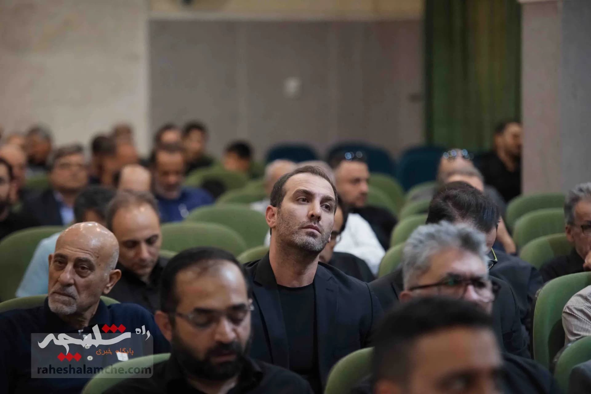 چه کسانی در مراسم ختم «سارا طاووسی» حضور داشتند؟ +تصاویر — تصویر 85