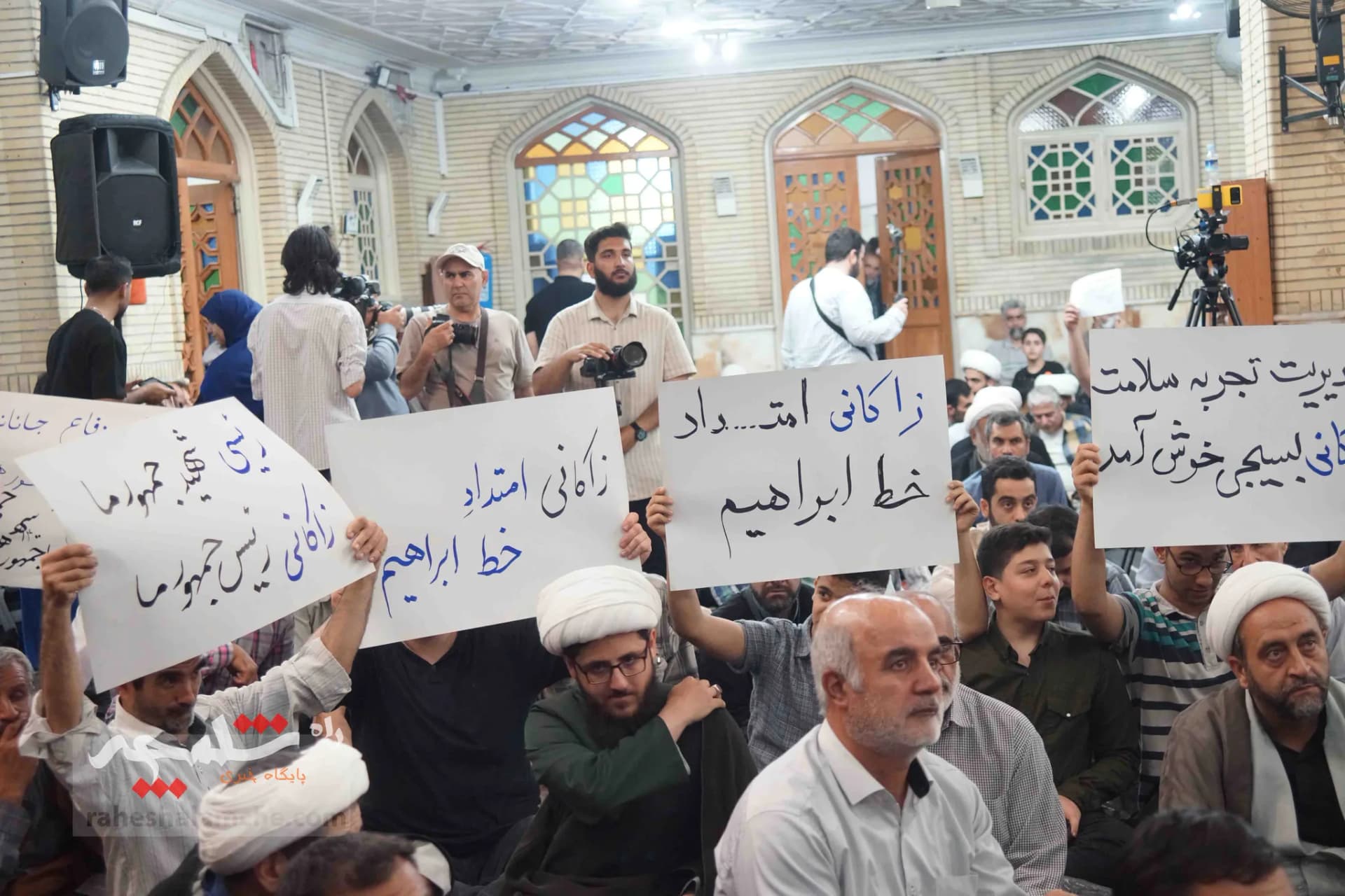 دیدار مردمی زاکانی در مسجد ابوذر تهران +تصاویر — تصویر 56