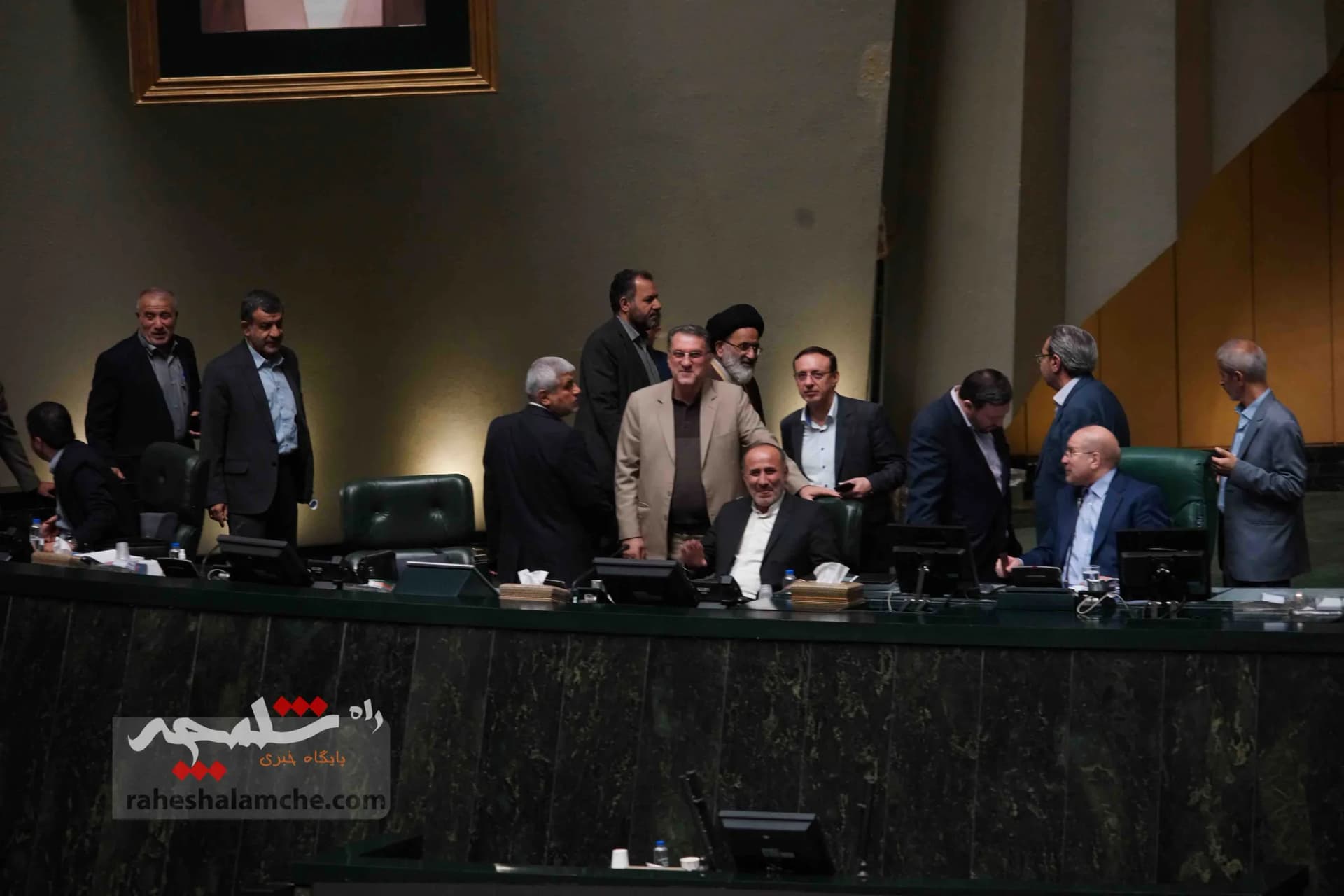 صحن علنی امروز مجلس پس از پاسخ موشکی ایران به اسرائیل +تصاویر — تصویر 10