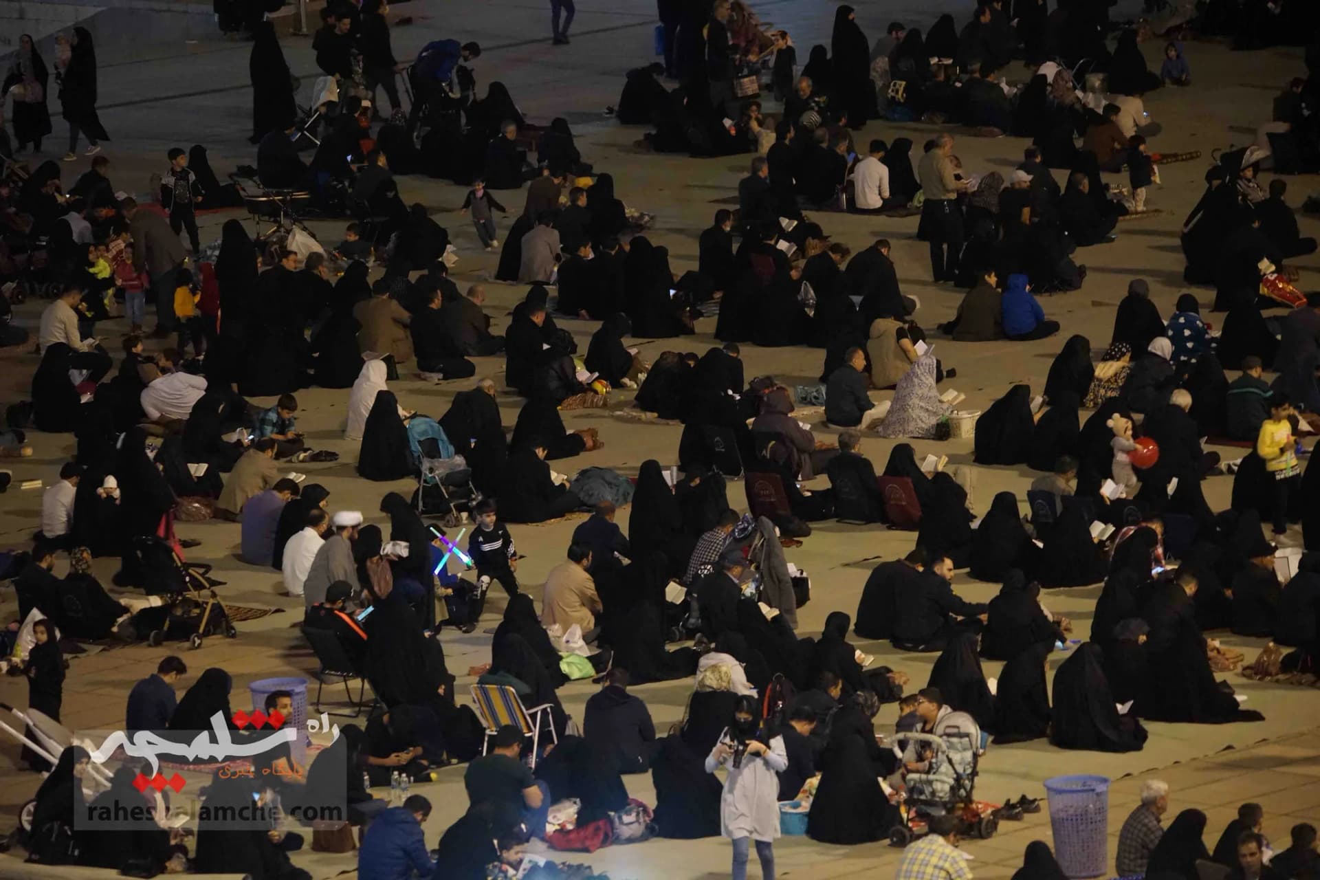 مراسم احیای شب 19 ماه مبارک رمضان در مصلای امام خمینی(ره) برگزار شد +تصاویر — تصویر 28
