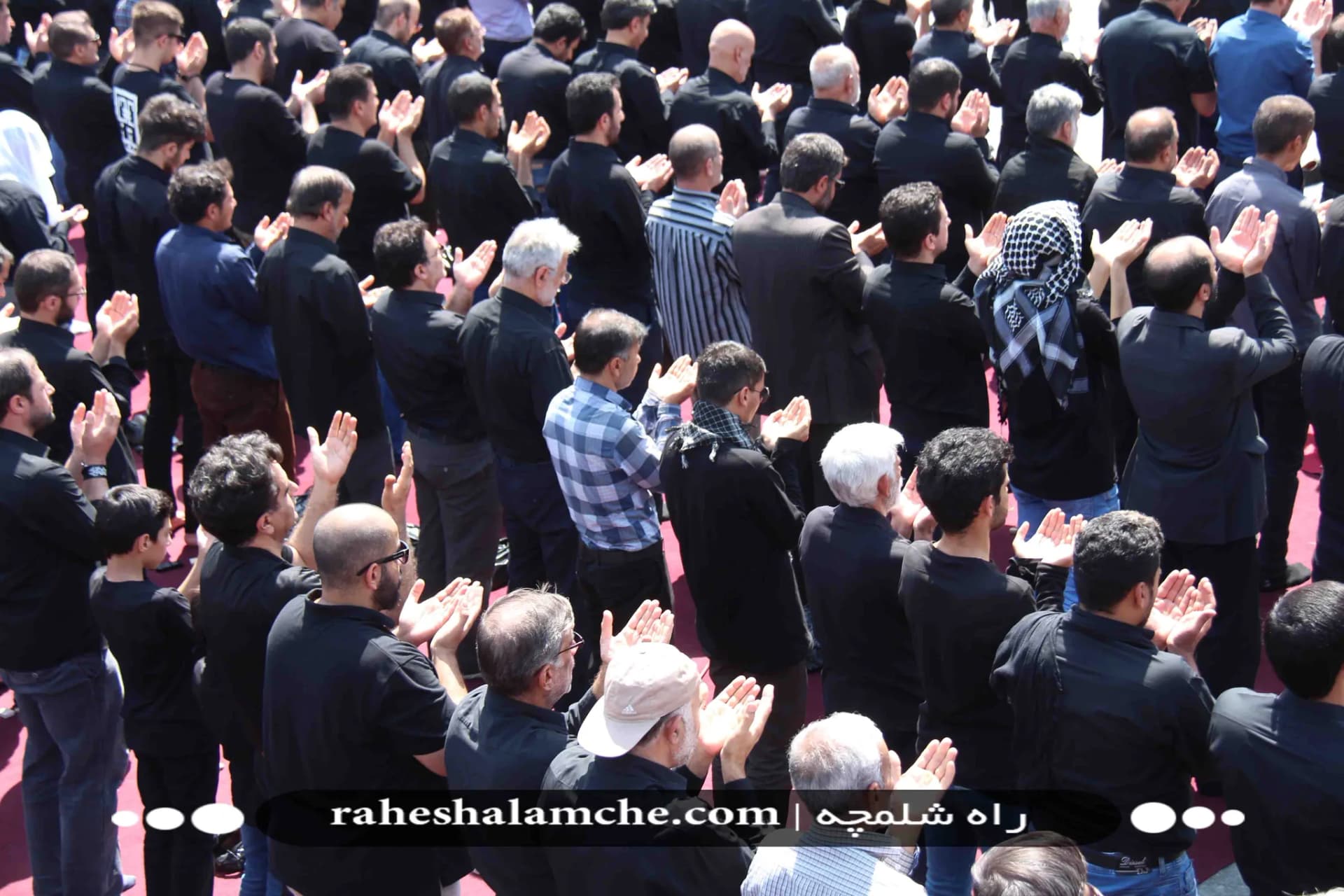عزاداری و سوگواری همراه با برگزاری نماز ظهر عاشورا در سراسر ایران اسلامی +تصاویر — تصویر 36