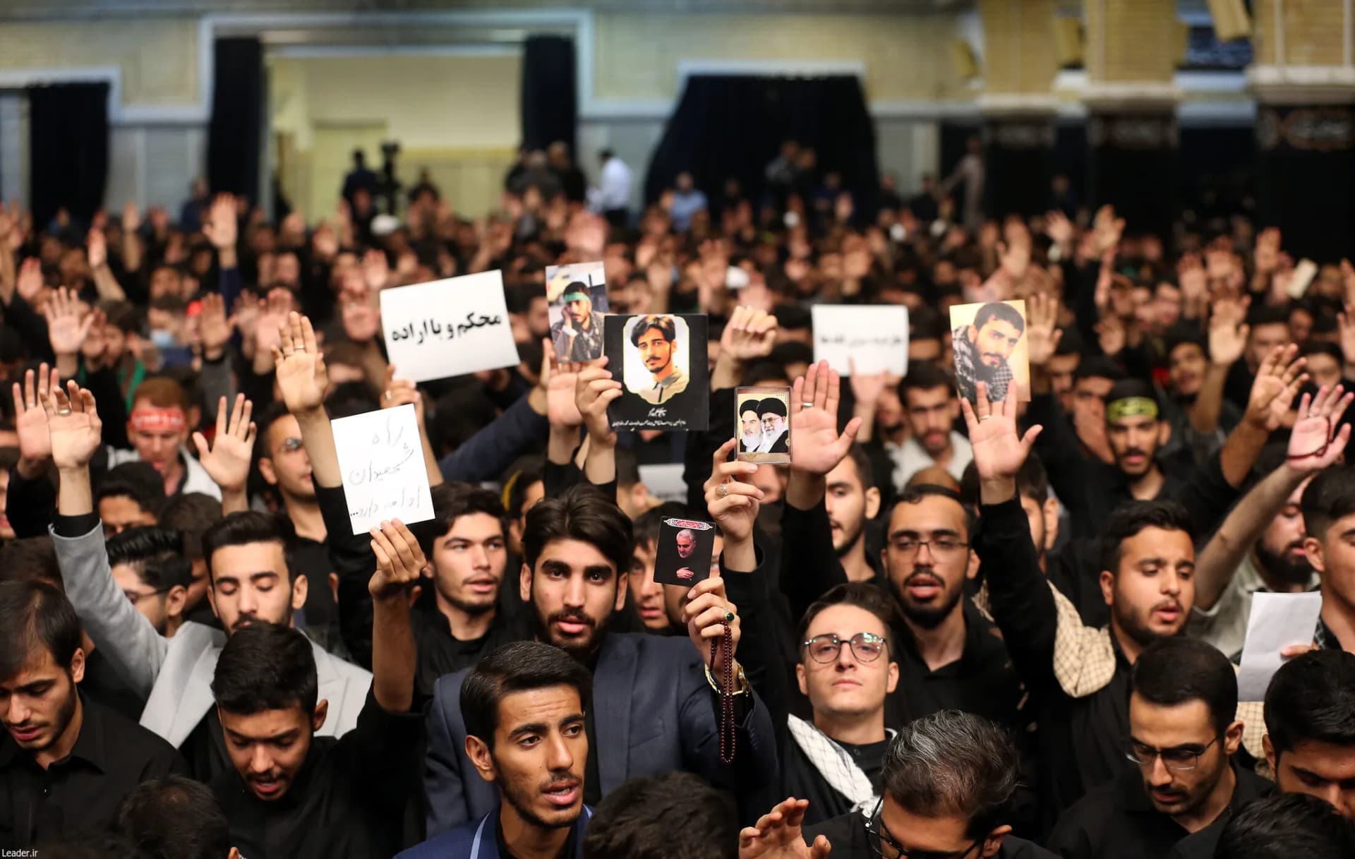 گزارش تصویری عزاداری هیئت‌های دانشجویی در حضور رهبر انقلاب — تصویر 1