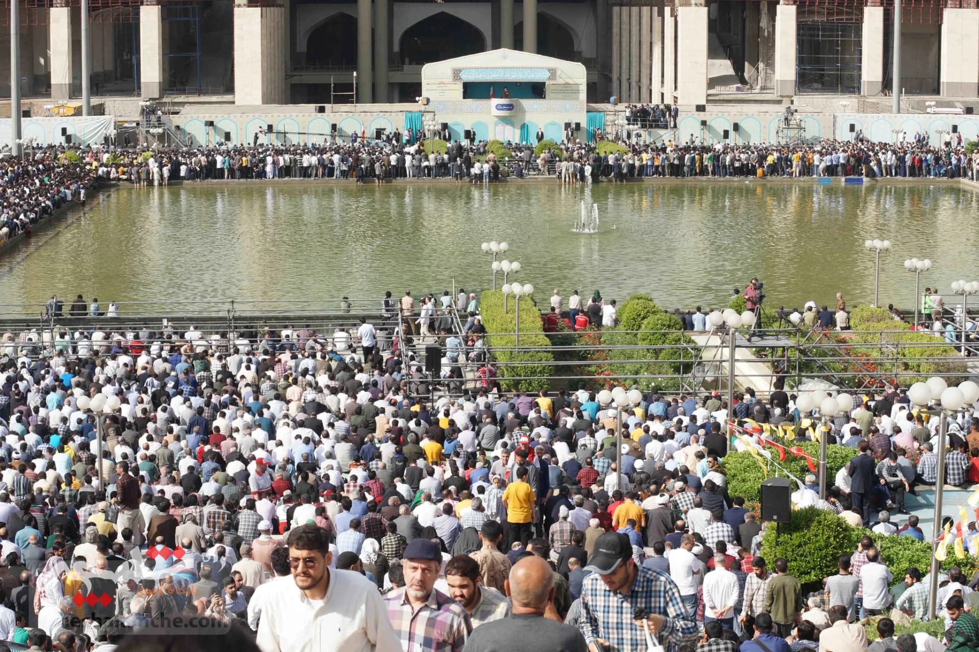 تصاویر اختصاصی راه شلمچه از بزرگترین نماز عید فطر در مصلی تهران — تصویر 54