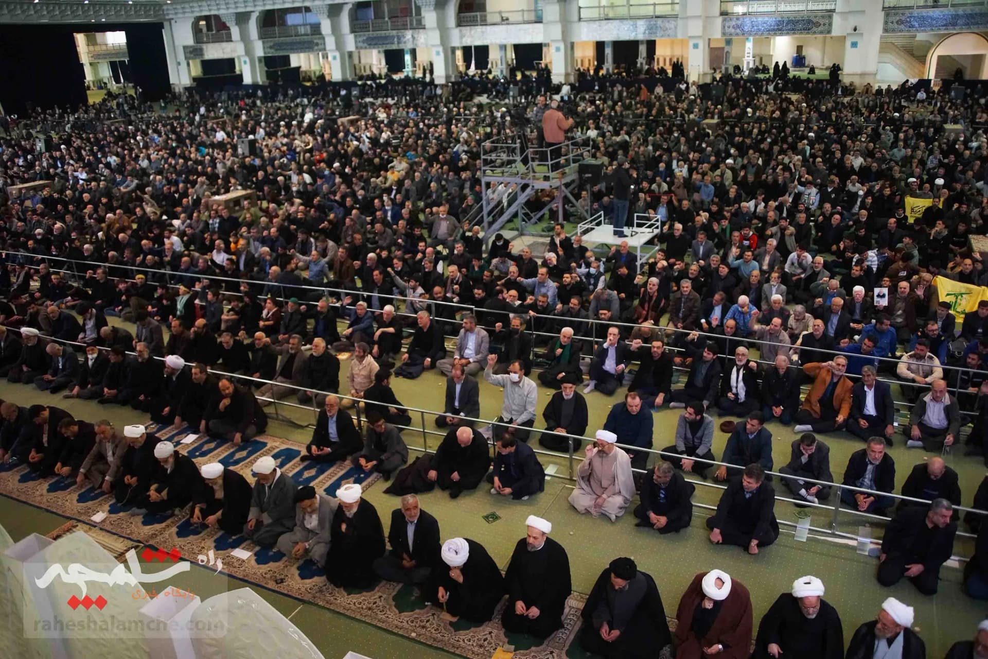 حضور پرشور دانش آموزان نمازگزار این هفته نماز جمعه تهران +تصاویر — تصویر 36