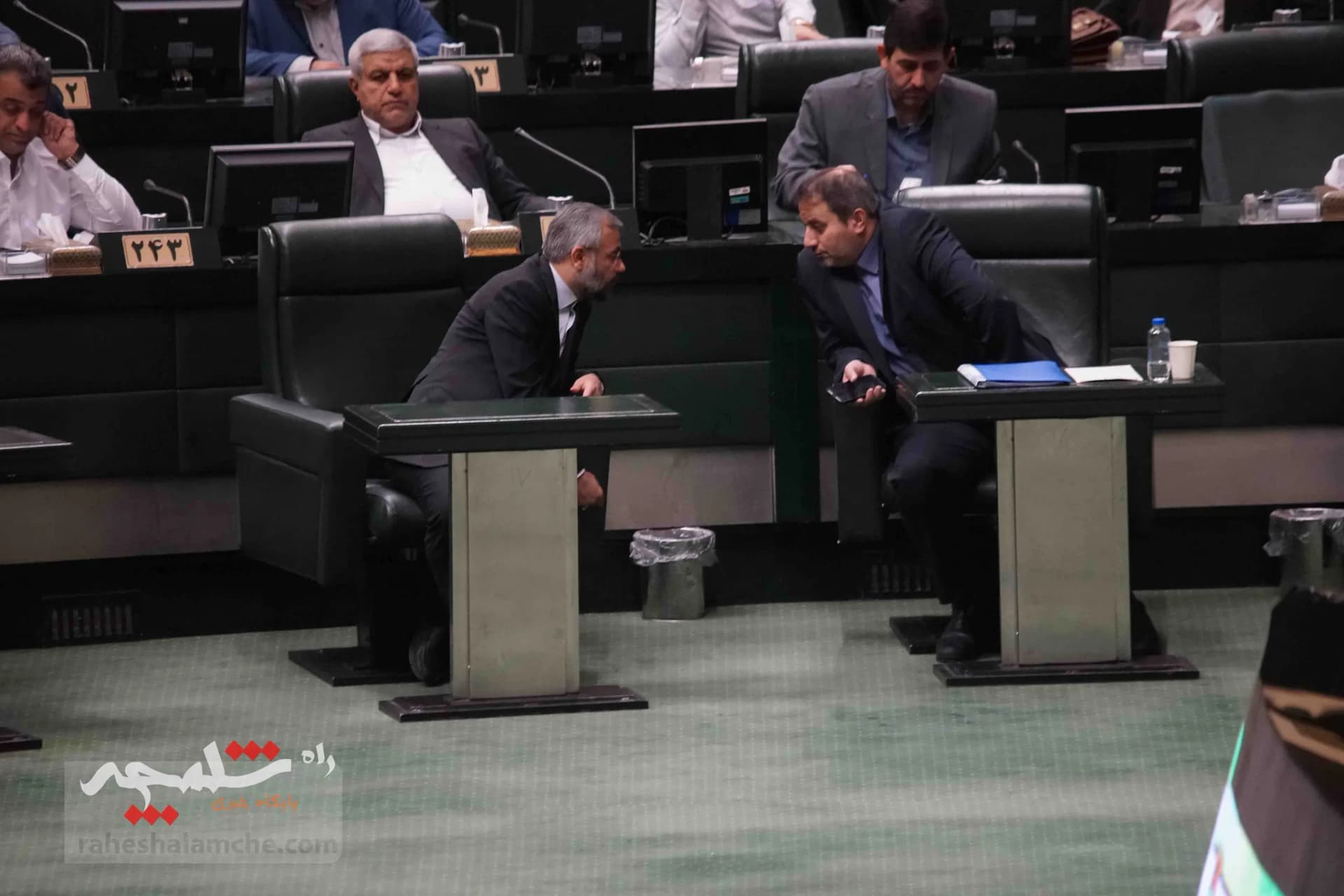 پزشکیان با حضور در خانه ملت، لایحه بودجه 1404 را تقدیم مجلس کرد +تصاویر — تصویر 27