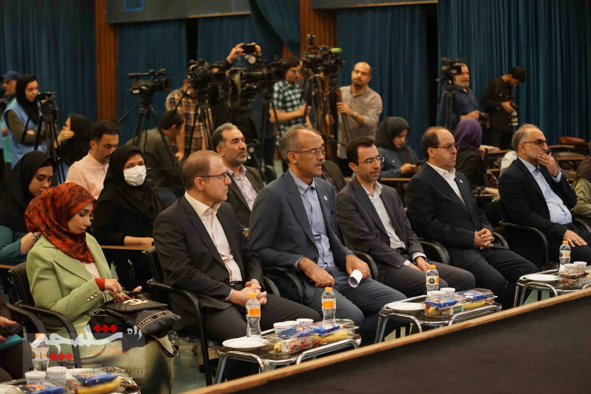 رونمایی پوستر بزرگداشت ۱۷۵۷ سال سنت آموزش عالی در دانشگاه تهران +تصاویر — تصویر 6