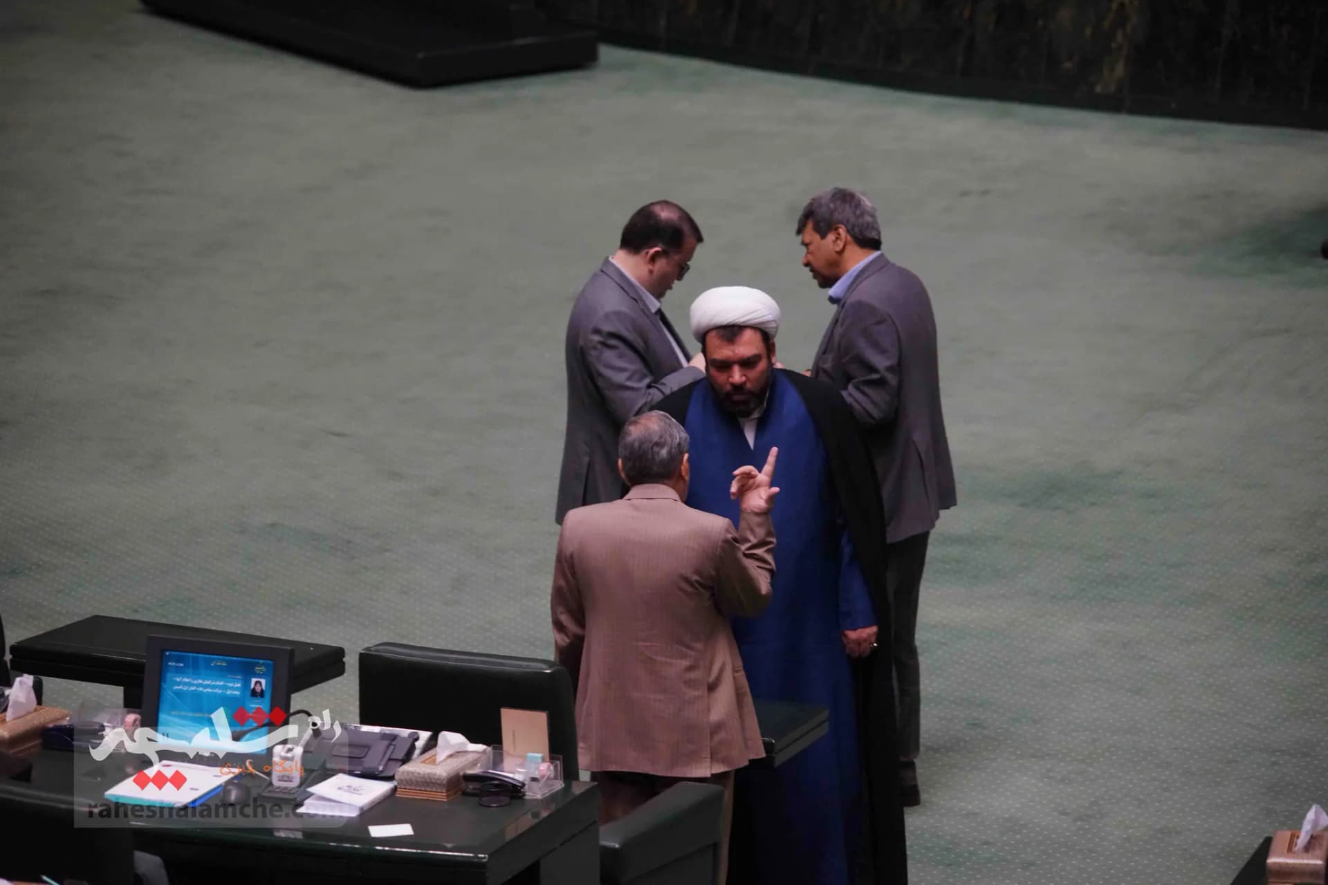 صحن علنی امروز مجلس پس از پاسخ موشکی ایران به اسرائیل +تصاویر — تصویر 42