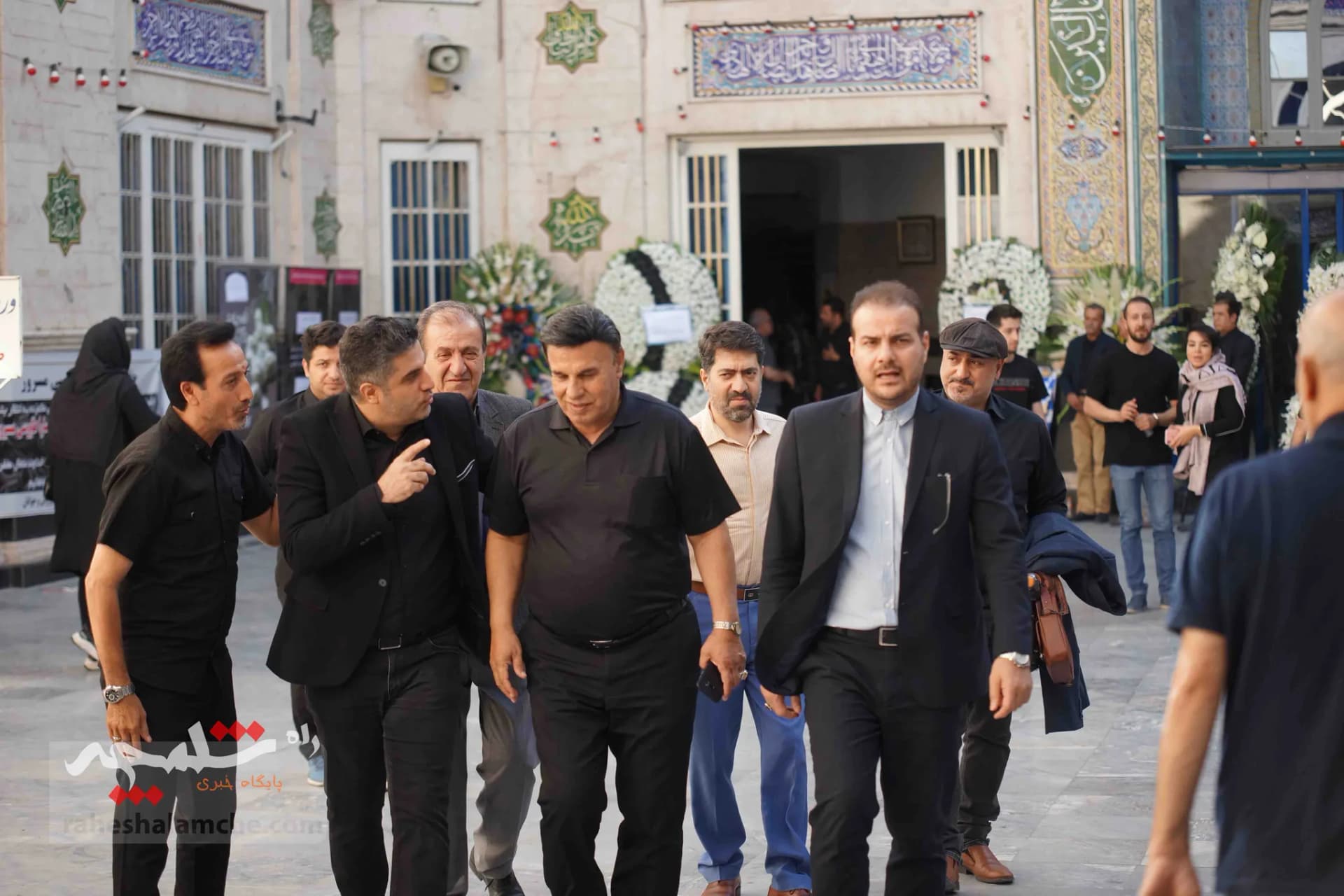چه کسانی در مراسم ختم «سارا طاووسی» حضور داشتند؟ +تصاویر — تصویر 78