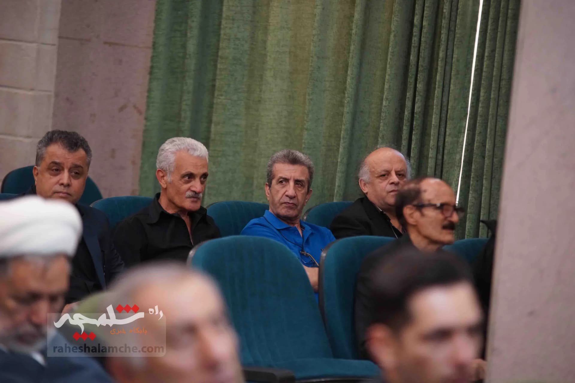 چه کسانی در مراسم ختم «سارا طاووسی» حضور داشتند؟ +تصاویر — تصویر 87