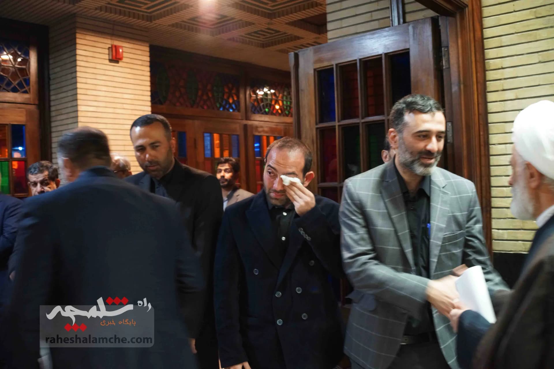 چرا احمدی‌نژاد در مراسم ختم مرحوم پرویز داودی حضور نداشت؟ +تصاویر — تصویر 53
