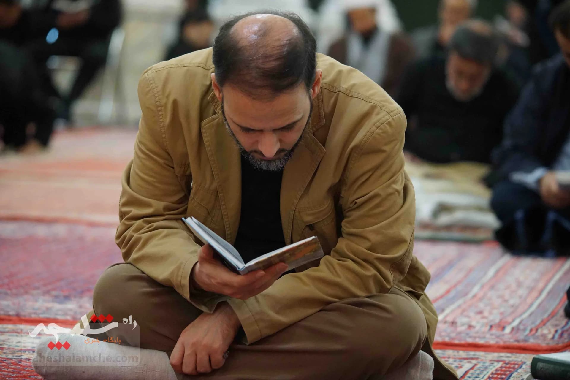 گزارش تصویری مراسم شب قدر و وداع با شهید گمنام در مدرسه عالی شهید مطهری — تصویر 25