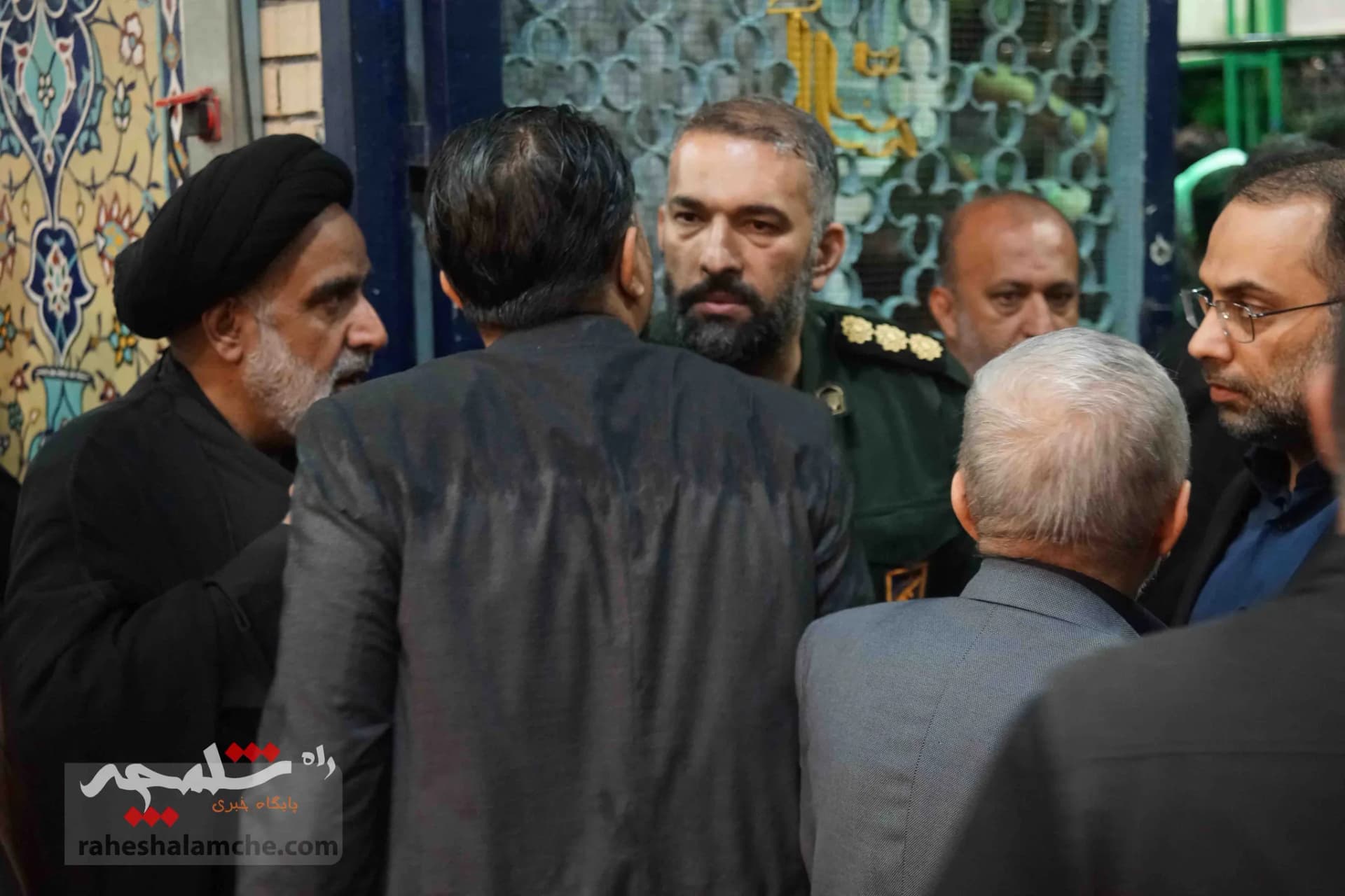 چه کسانی در مراسم گرامی‌داشت شهدای خدمت در مسجد ارک حضور داشتند؟ +تصاویر — تصویر 23