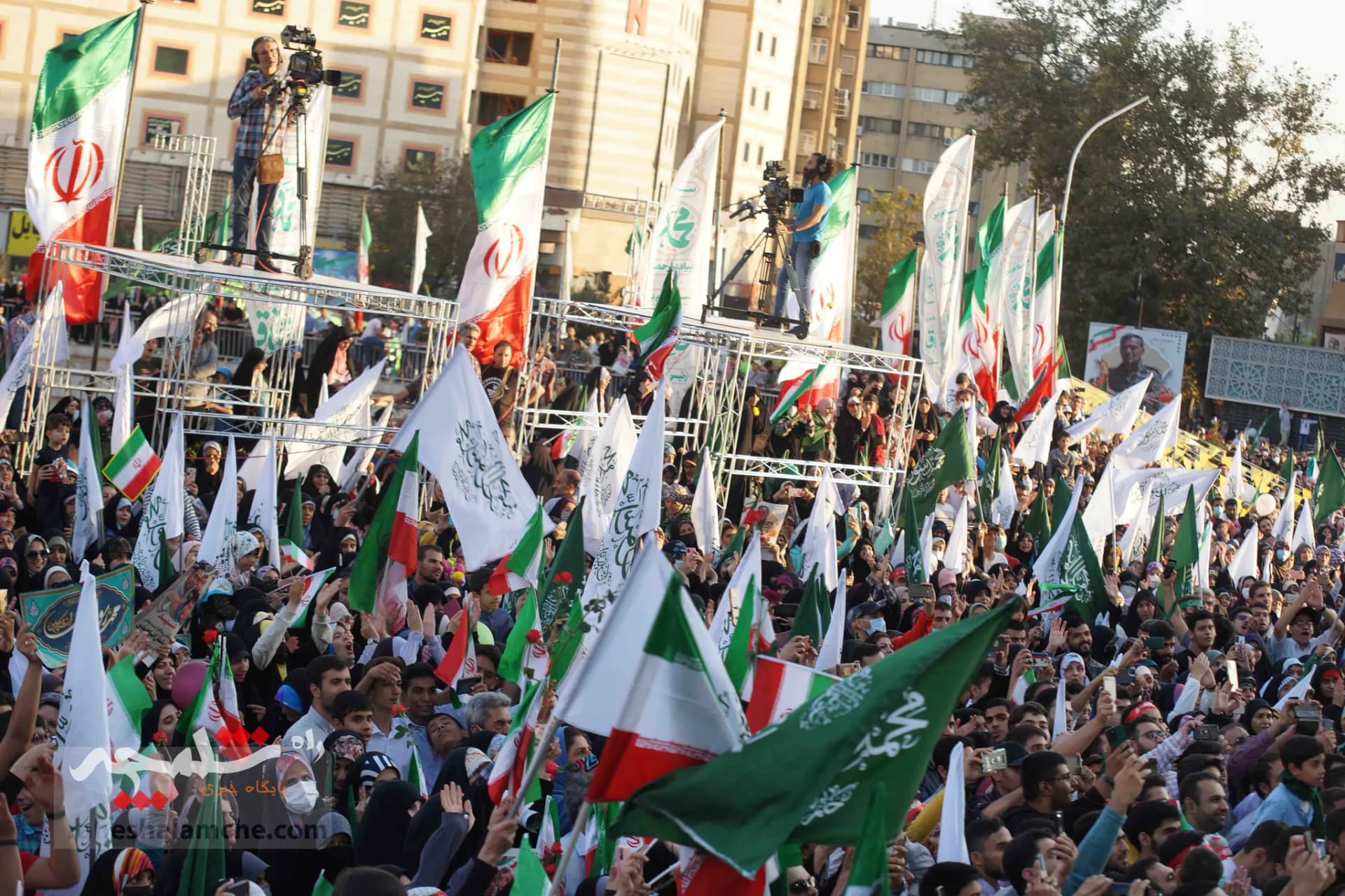 جشن باشکوه مردم تهران +تصاویر — تصویر 28