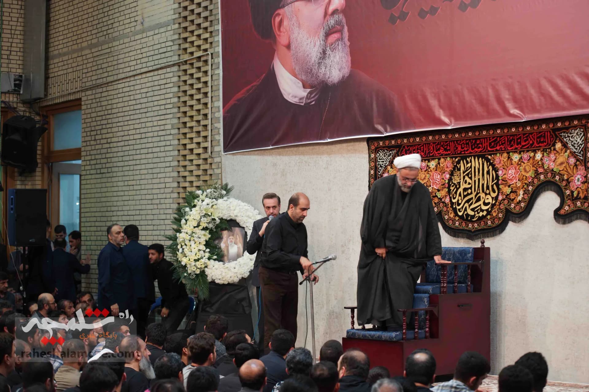 چه کسانی در مراسم گرامی‌داشت شهدای خدمت در مسجد ارک حضور داشتند؟ +تصاویر — تصویر 52