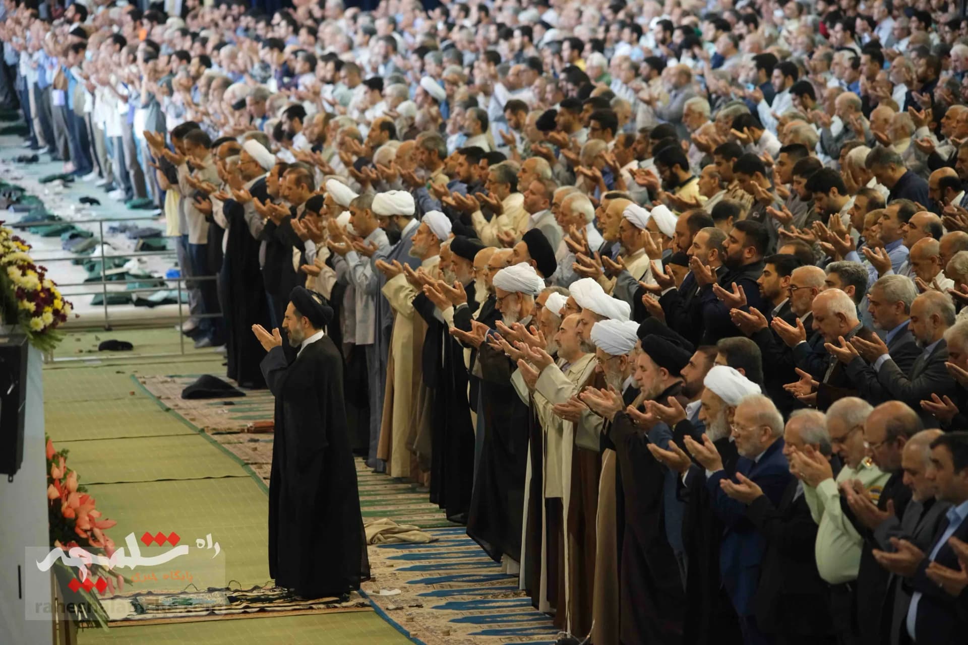 نماز جمعه این هفته تهران برگزار شد +تصاویر — تصویر 53