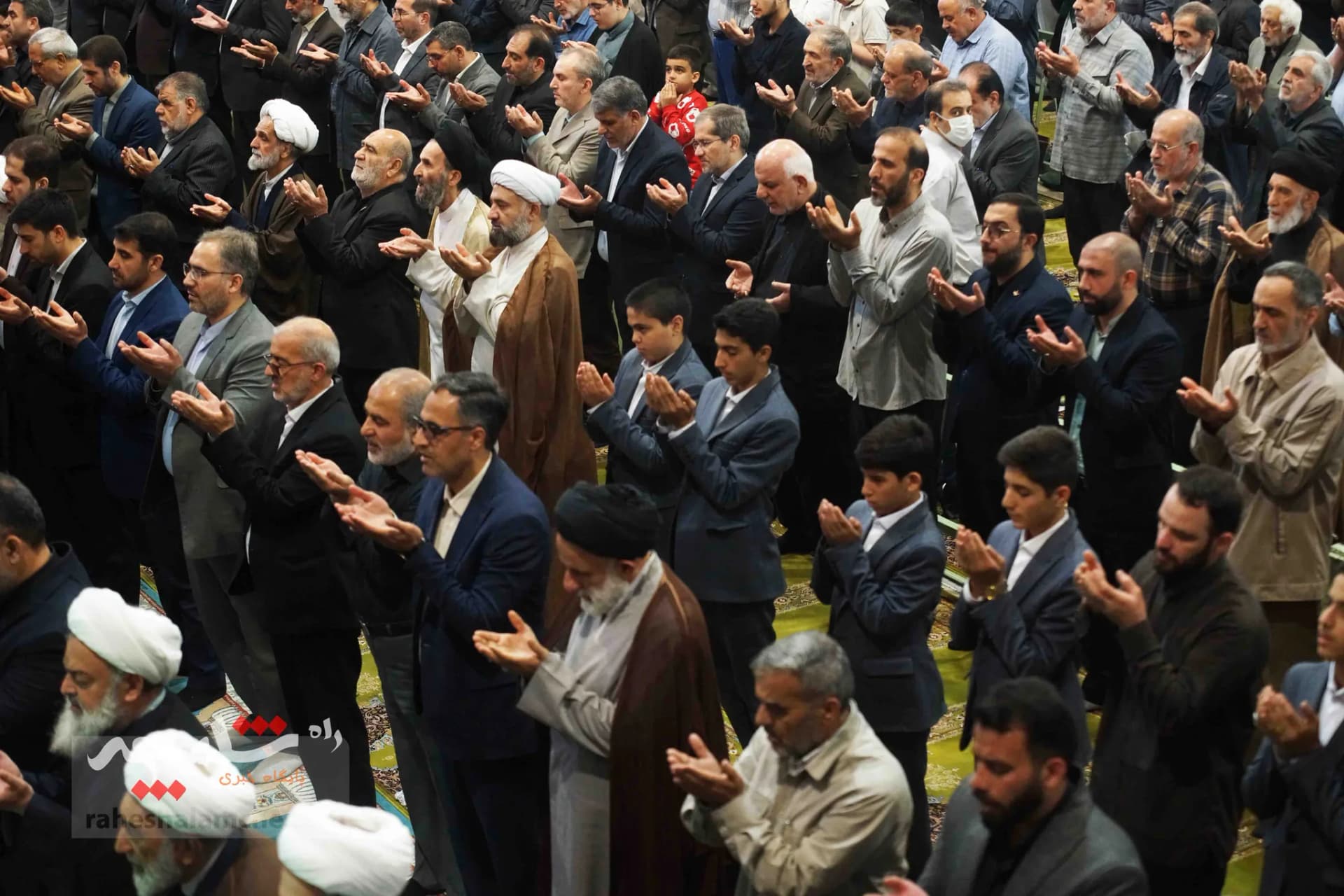 نماز جمعه این هفته تهران به امامت ابوترابی‌فرد برگزار شد +تصاویر — تصویر 51