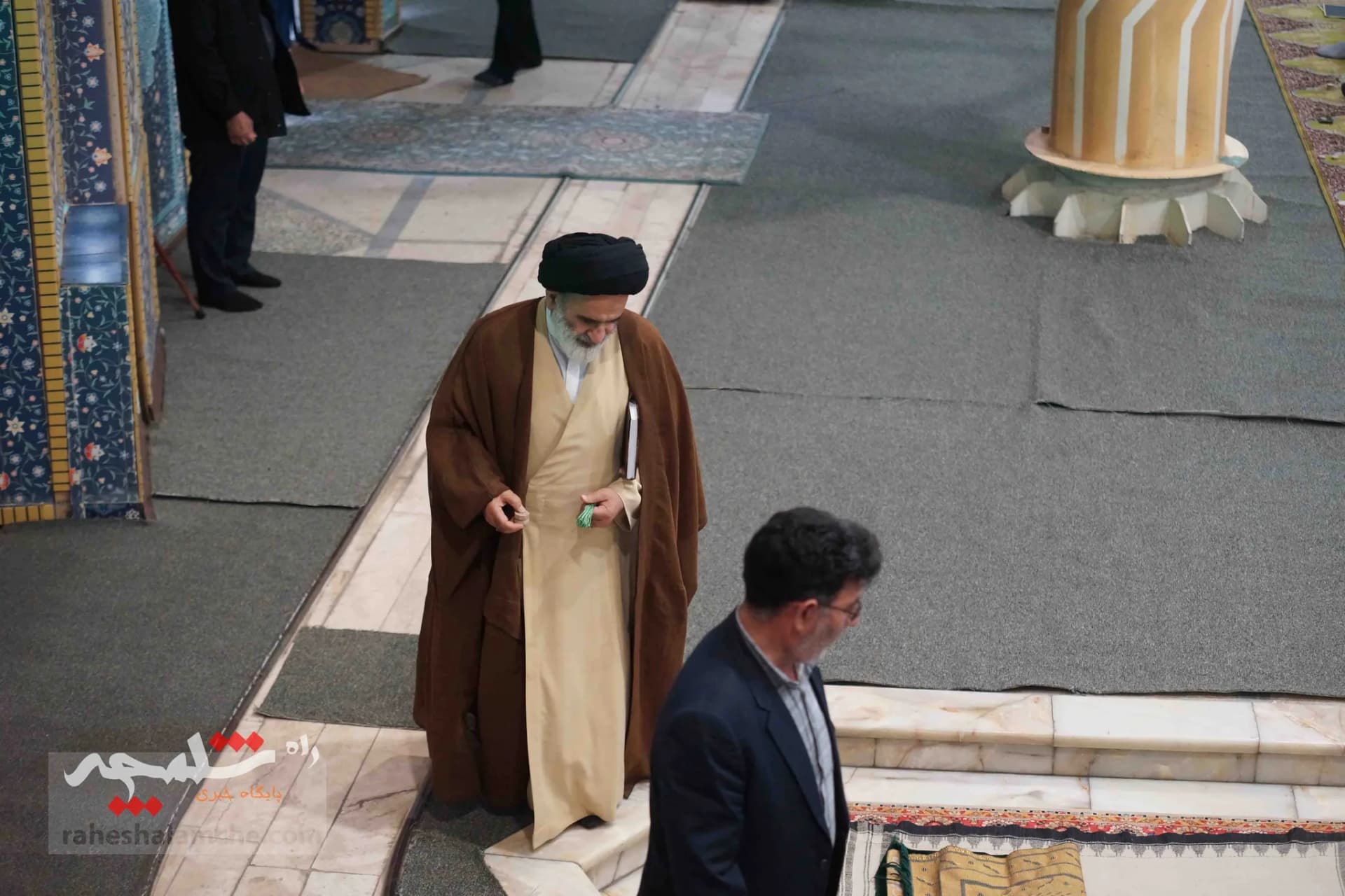 نماز جمعه این هفته تهران به امامت ابوترابی‌فرد برگزار شد +تصاویر — تصویر 27