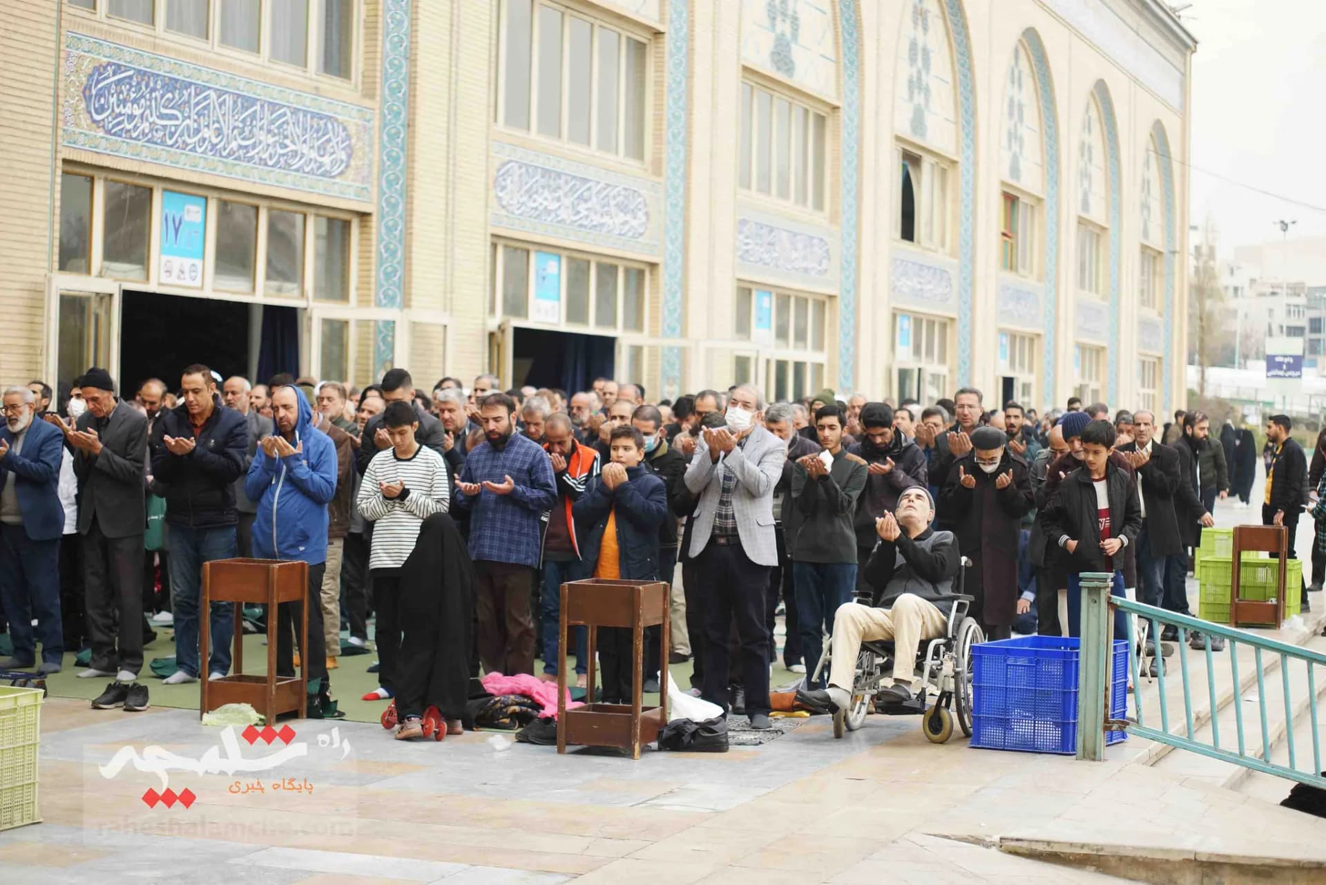 تصاویر نماز جمعه تهران در اولین روز زمستان 1402 — تصویر 54