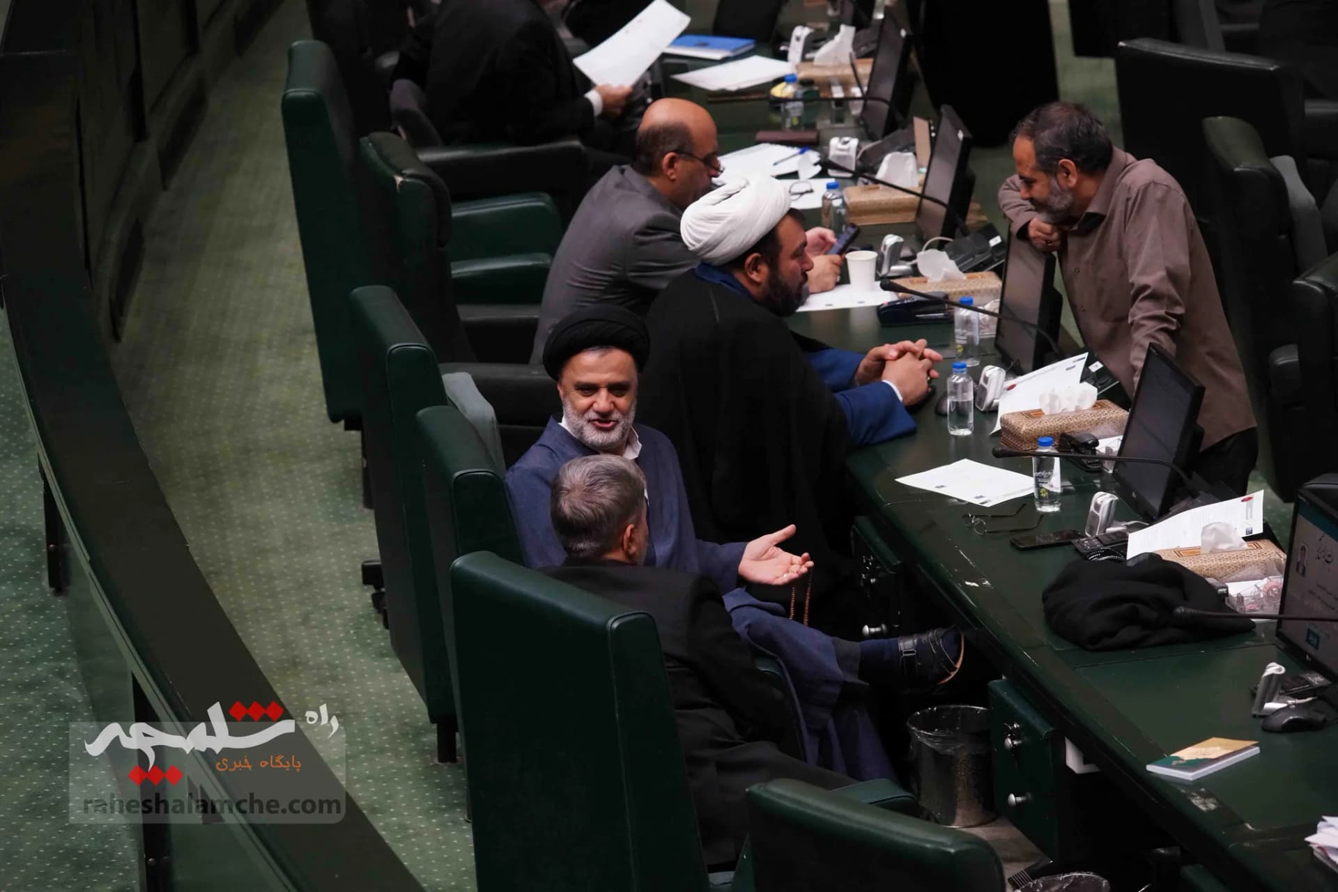 صحن علنی امروز مجلس پس از پاسخ موشکی ایران به اسرائیل +تصاویر — تصویر 3