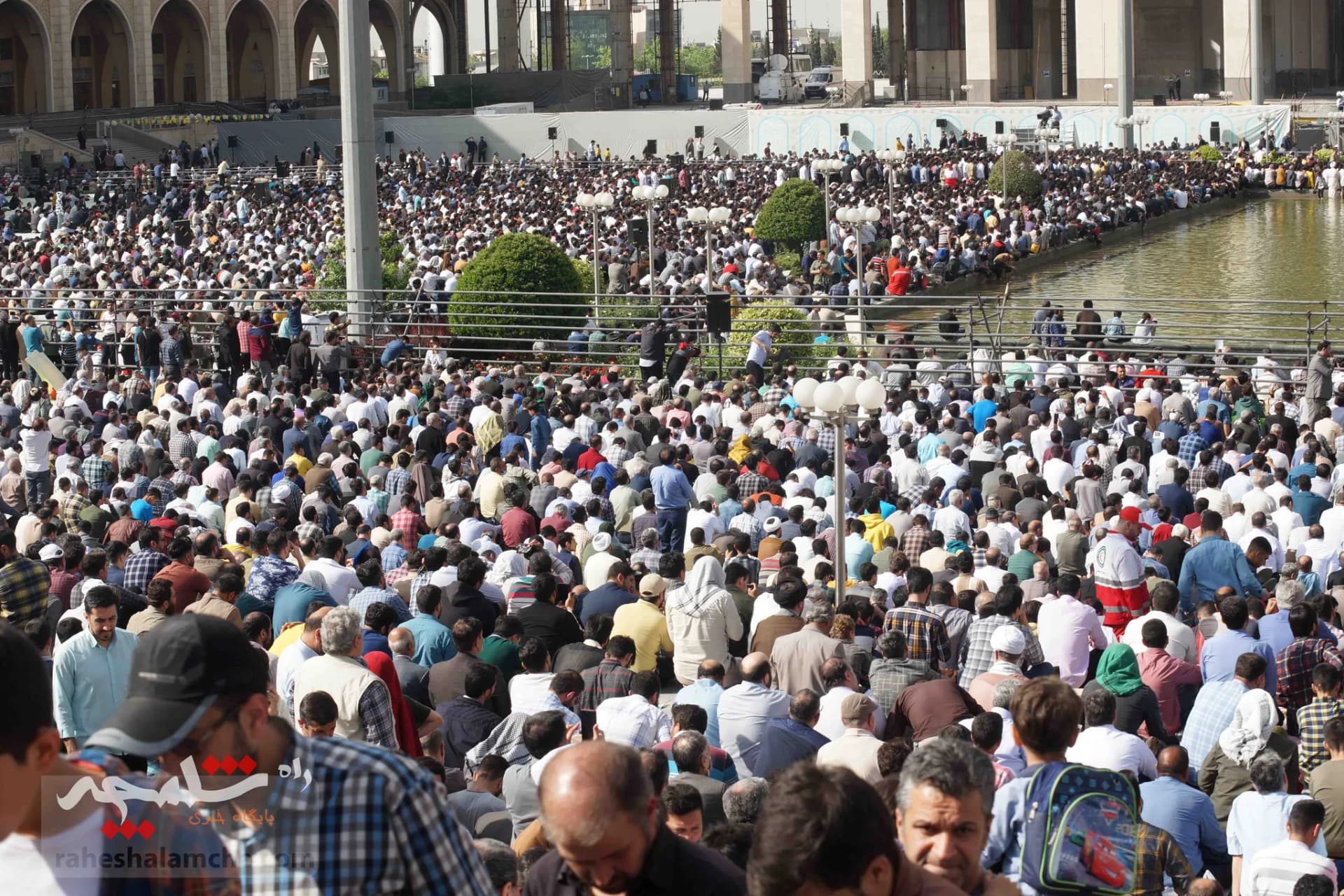 تصاویر اختصاصی راه شلمچه از بزرگترین نماز عید فطر در مصلی تهران — تصویر 49