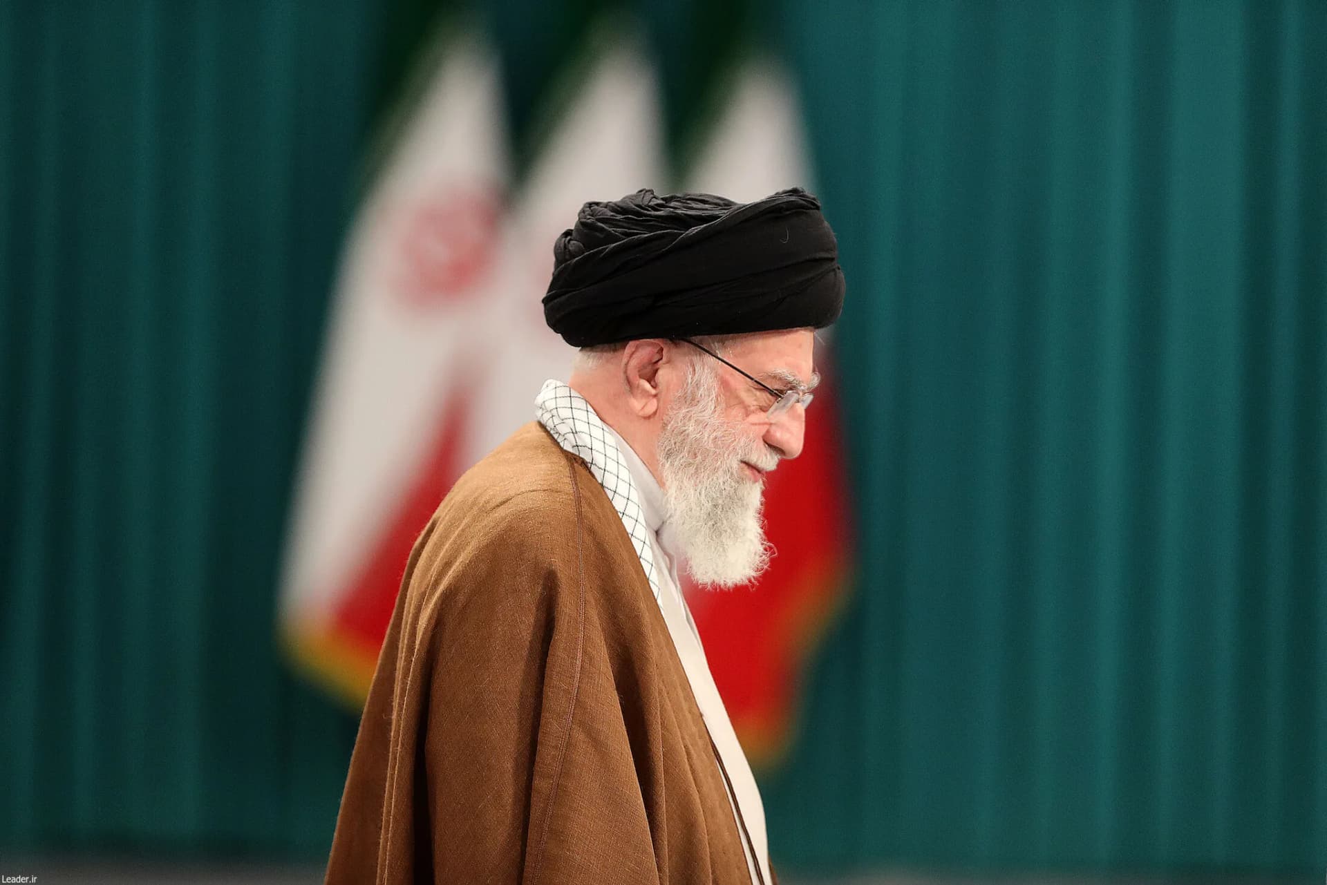 حضور رهبر انقلاب در مرحله دوم انتخابات مجلس شورای اسلامی +تصاویر — تصویر 19